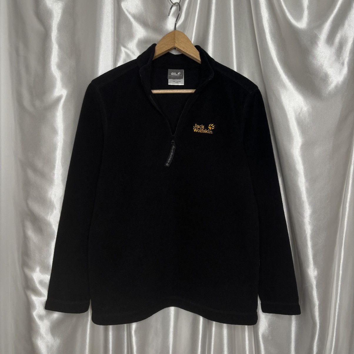 Jack Wolfskin × Vintage black Jack wolfskin fleece sweatshirt with logo embroidery Size US S / EU 44-46 / 1 - 5 Thumbnail