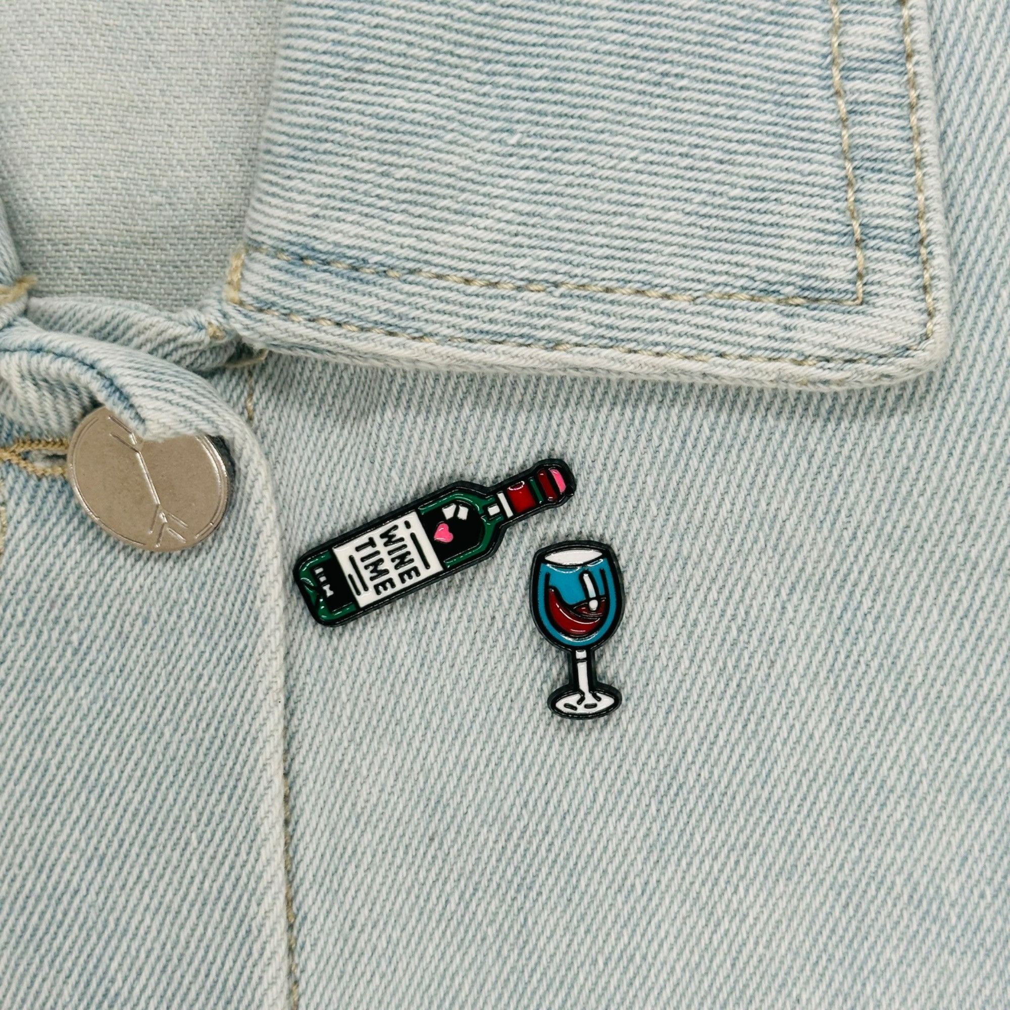 SUPREME FUCK EVERYBODY PIN