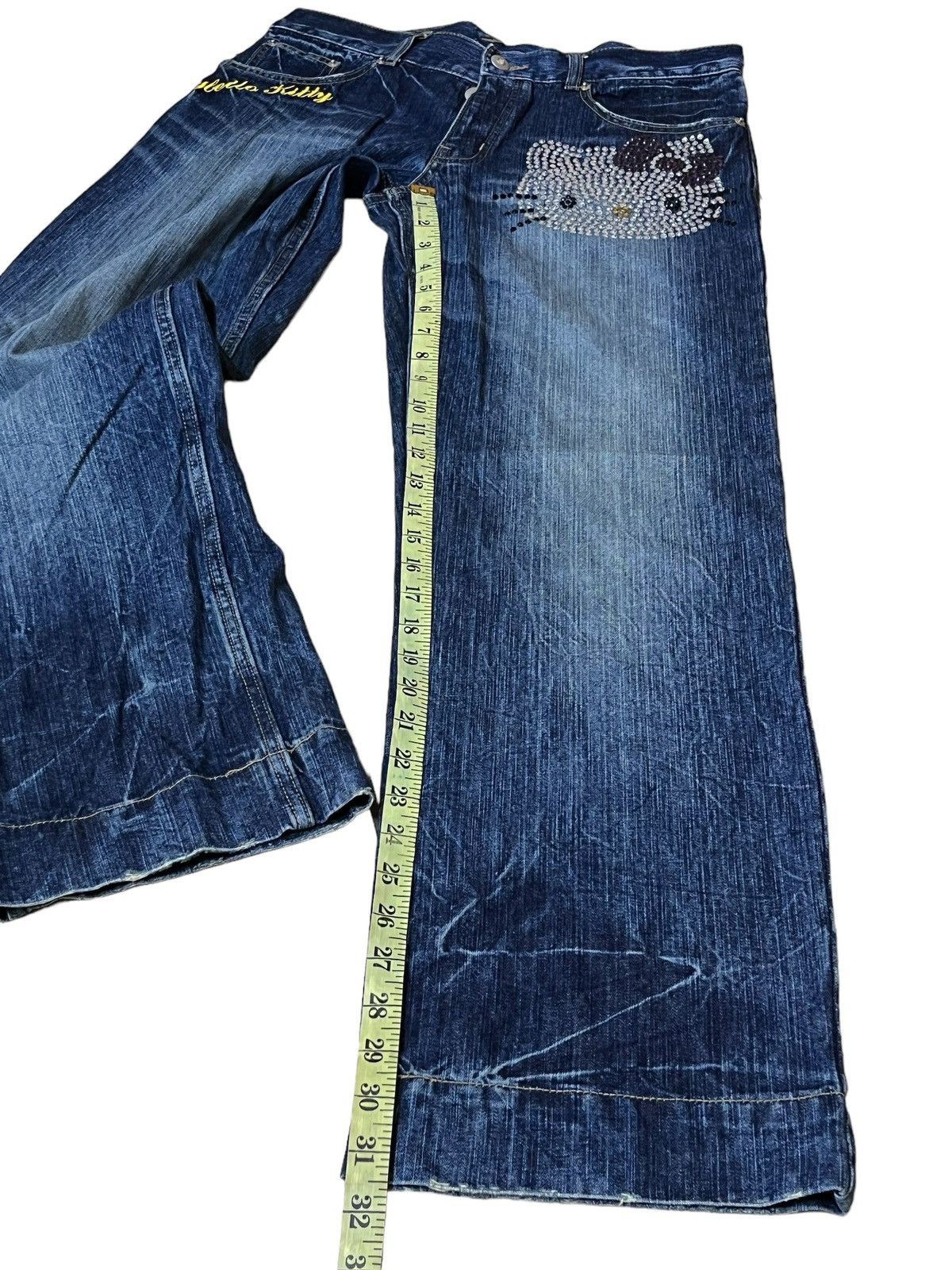 Anime VINTAGE HELLO KITTY SEQUINS LOGO 2006 LOWRISE WIDE LEG JEANS Size US 32 / EU 48 - 18 Thumbnail