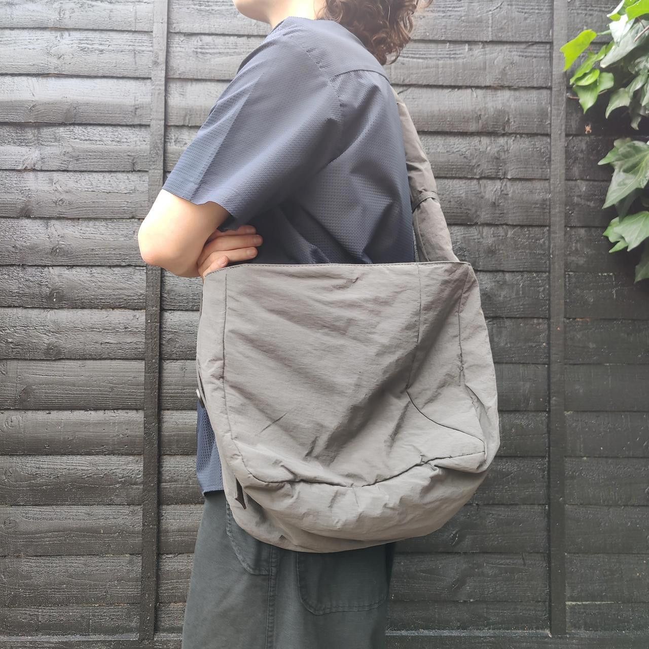 Other Grey Water Resistant Padded Side Bag Size ONE SIZE - 1 Thumbnail