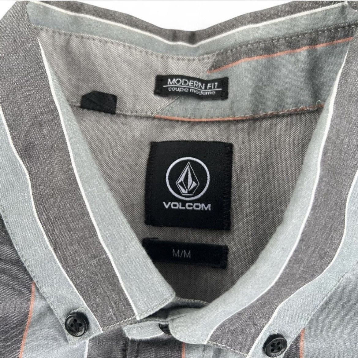 Volcom Volcom - (M) Modern Fit Short Sleeve Button Down Size US M / EU 48-50 / 2 - 4 Thumbnail