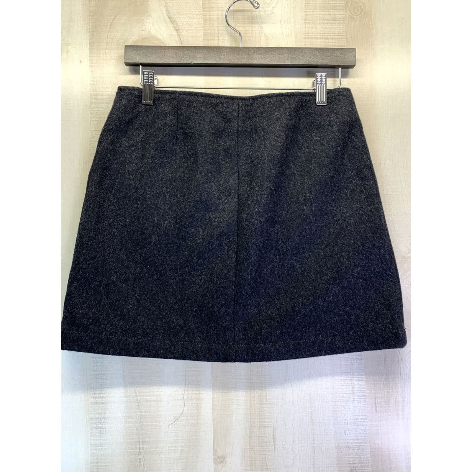 Gap VINTAGE Gap Wool/Nylon Pocket Gray Skirt Women’s SZ 1 Regular See Photo Pockets Brand: Gap Size 25" / US 0 / IT 36 - 5 Thumbnail