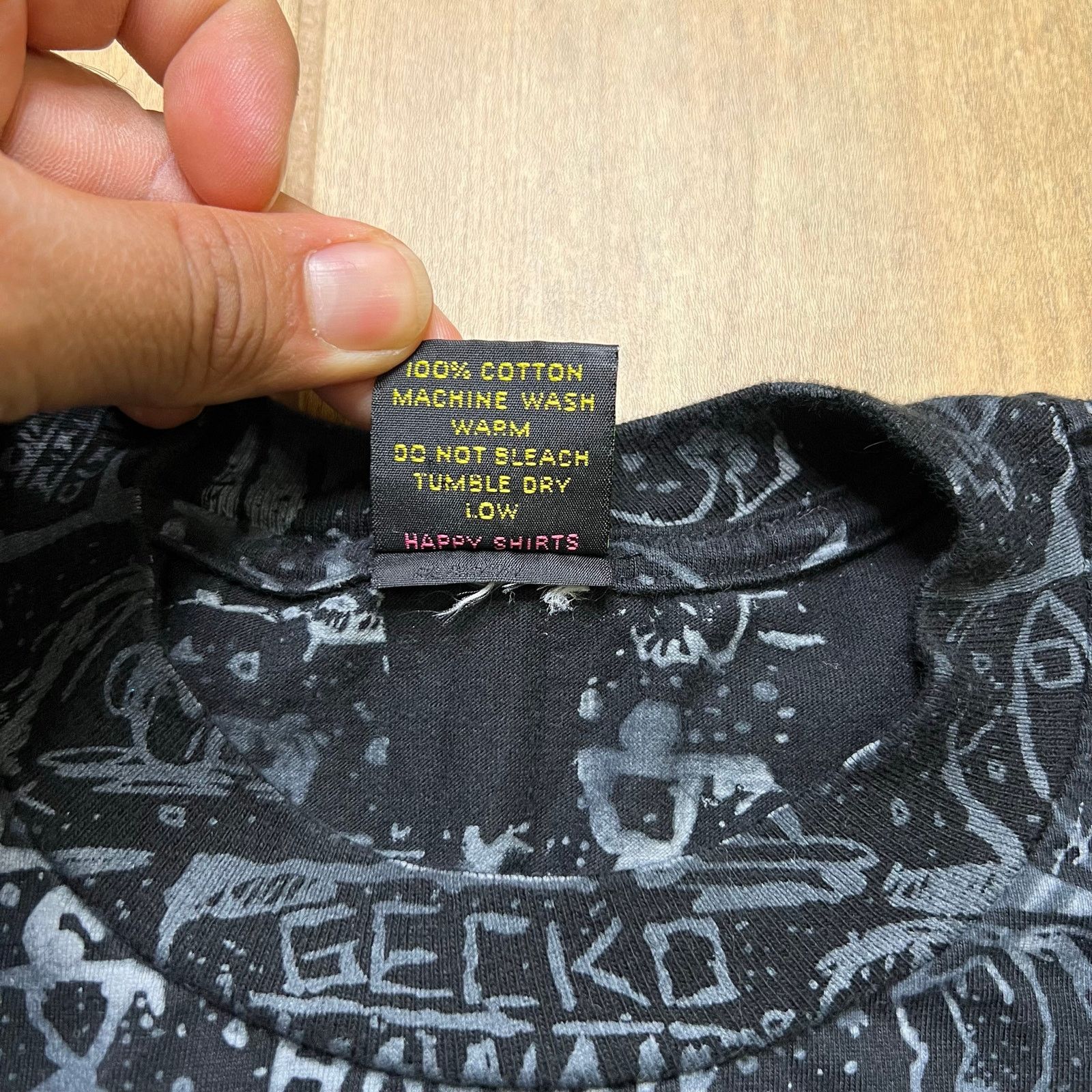 Vintage Vintage 90s GECKO HAWAII T-Shirt Black All Over XL USA made Size US XL / EU 56 / 4 - 4 Thumbnail