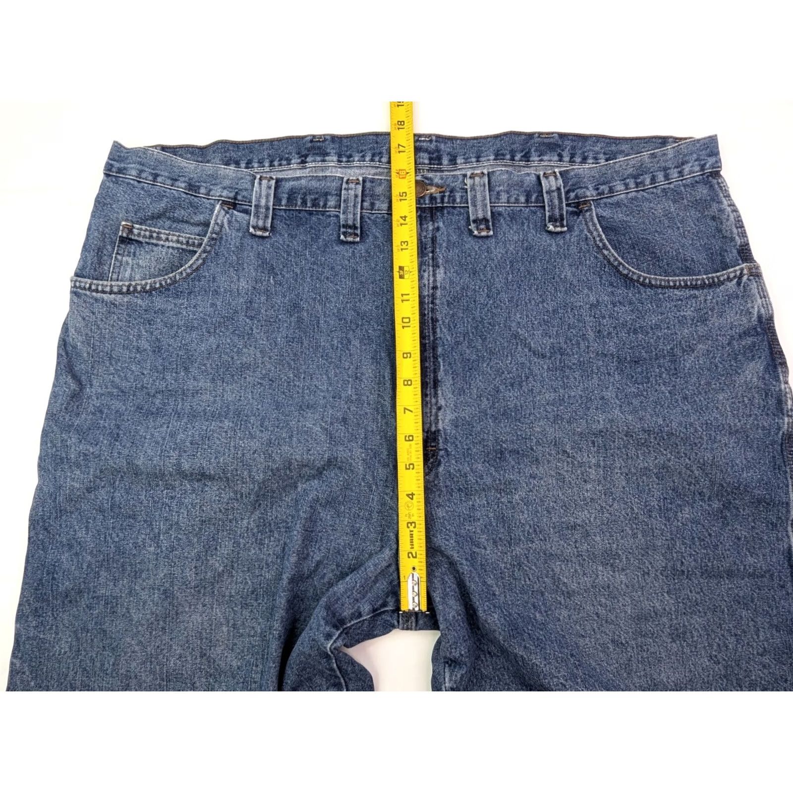 Wrangler Wrangler Men's Cargo Denim Shorts 48 Reg 10" Inseam Blue 100% Cotton Front Zip Button Pockets Cargo Style Belt Loops Vintage: No Size US 32 / EU 48 - 4 Thumbnail