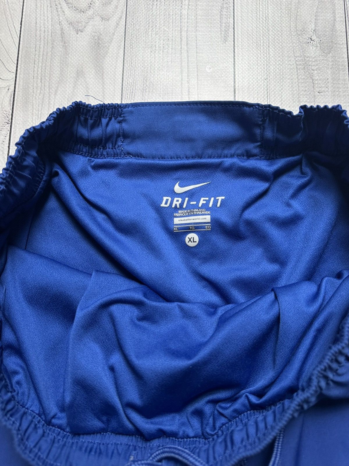 Vintage Vintage Nike Barcelona soccer shorts 10 Messi Size US 36 / EU 52 - 5 Thumbnail