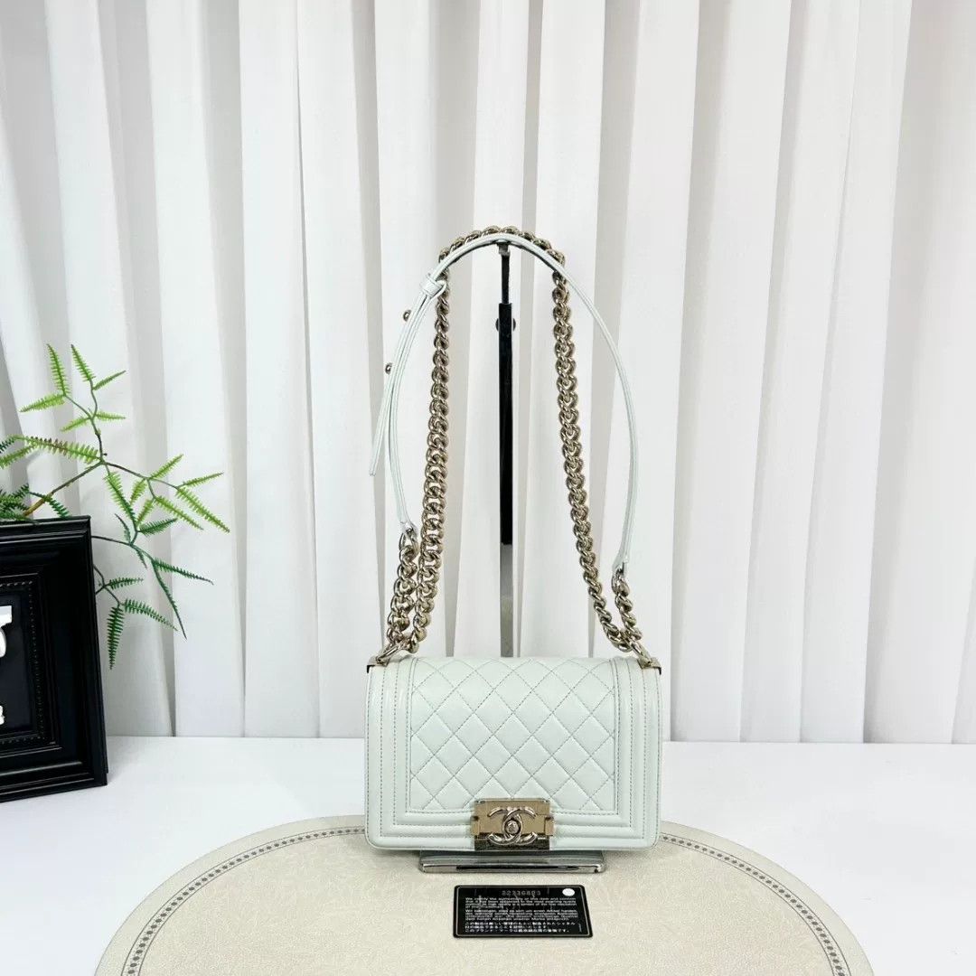 Chanel Pre-loved Bag Very good condition Size ONE SIZE - 1 Thumbnail