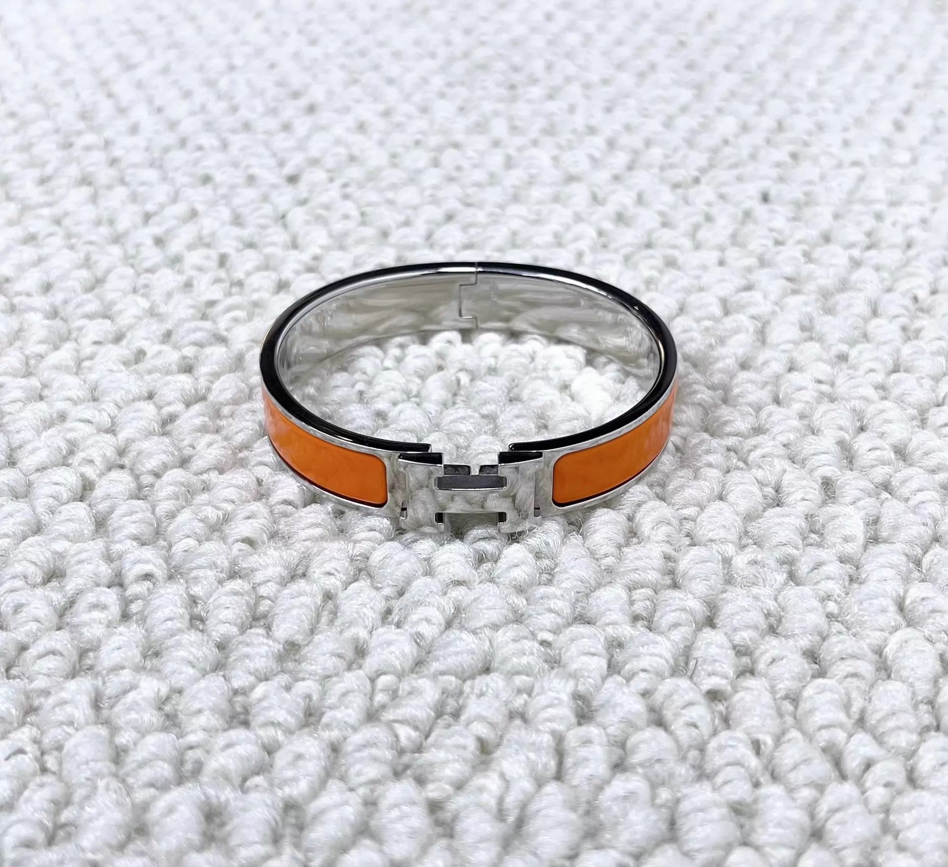 Hermes Hermes Orange H Enamel Bangle Pm Unisex 99 New Hot Size ONE SIZE - 1 Thumbnail