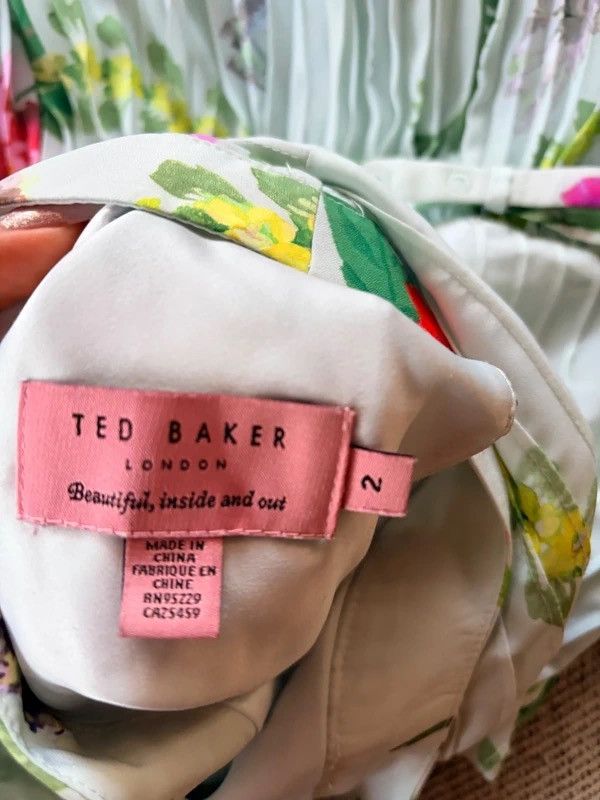 Ted Baker Ted baker 38 medium flowers Size M / US 6-8 / IT 42-44 - 3 Thumbnail