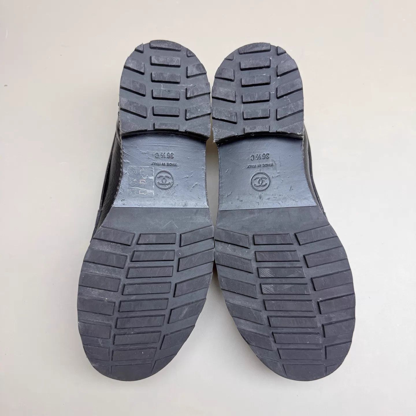 Chanel CHANEL Black Silver CC Chain Loafer 95 New 36.5 Size US 6 / IT 36 - 6 Thumbnail
