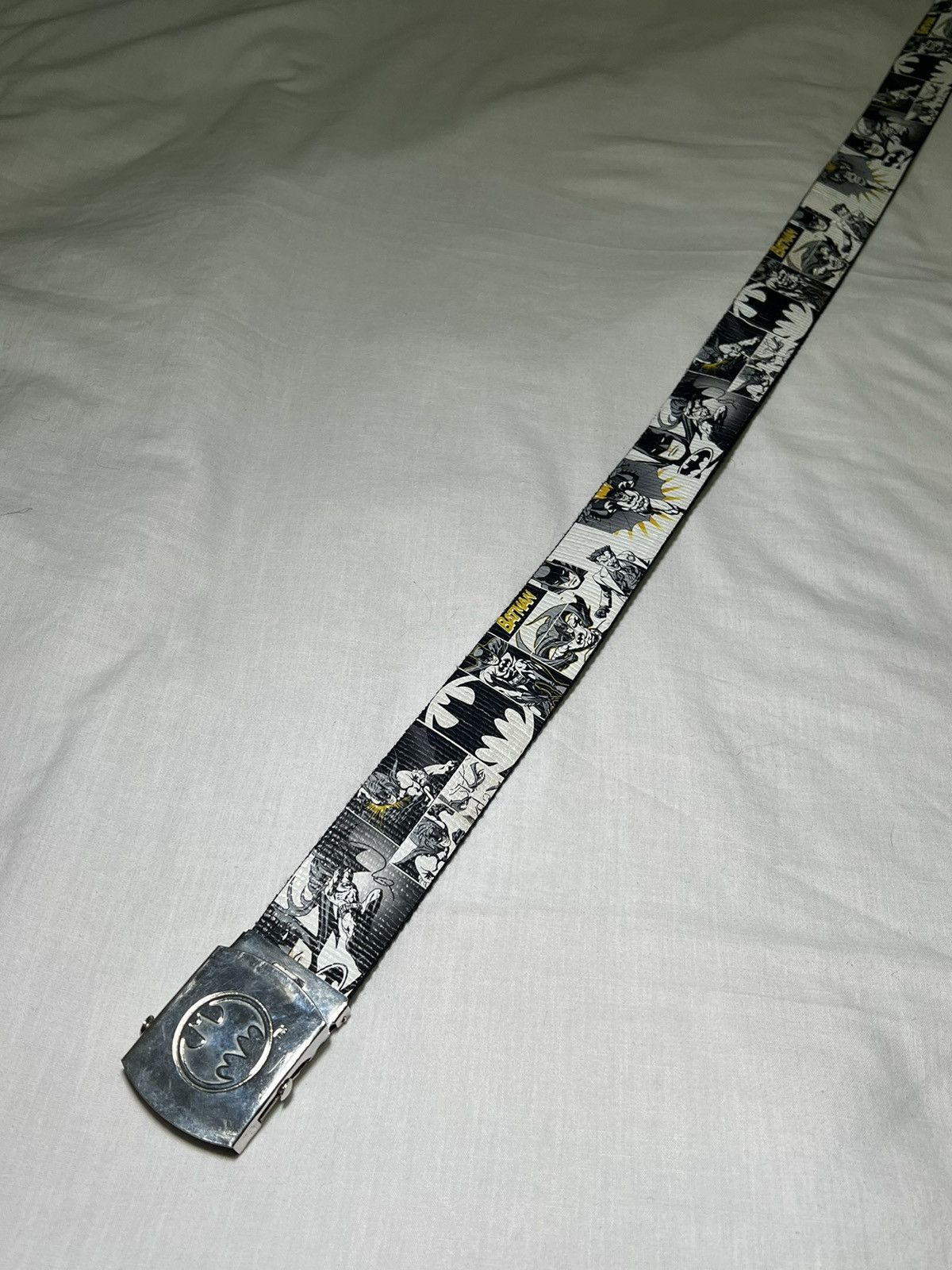 DC Comics Vintage Batman DC comics belt buckle y2k style Size 32 - 17 Thumbnail