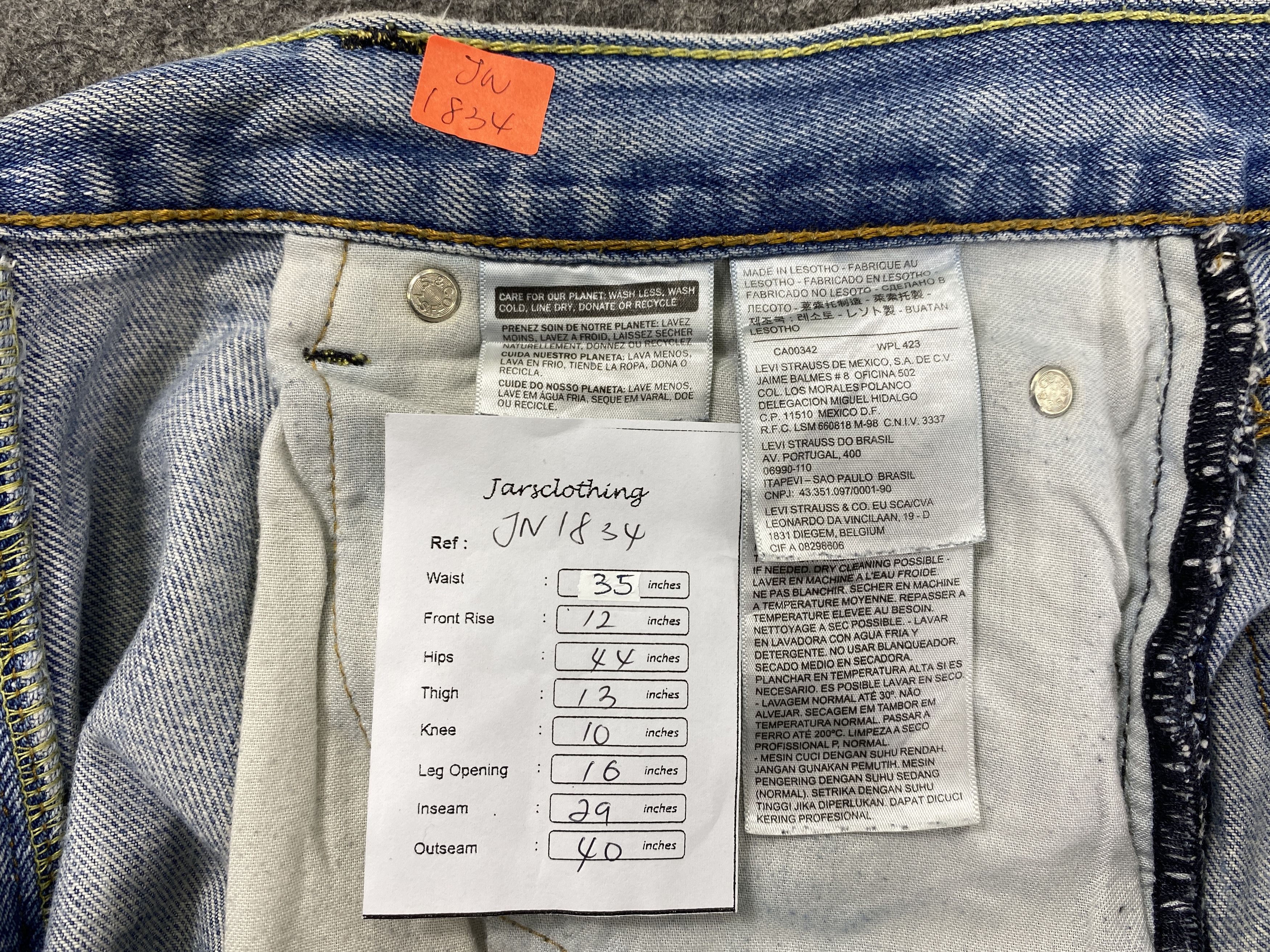 Levi's Light Blue Wash Vintage Levi's 550 35x29 Denim -JN1834 Size US 35 - 8 Thumbnail