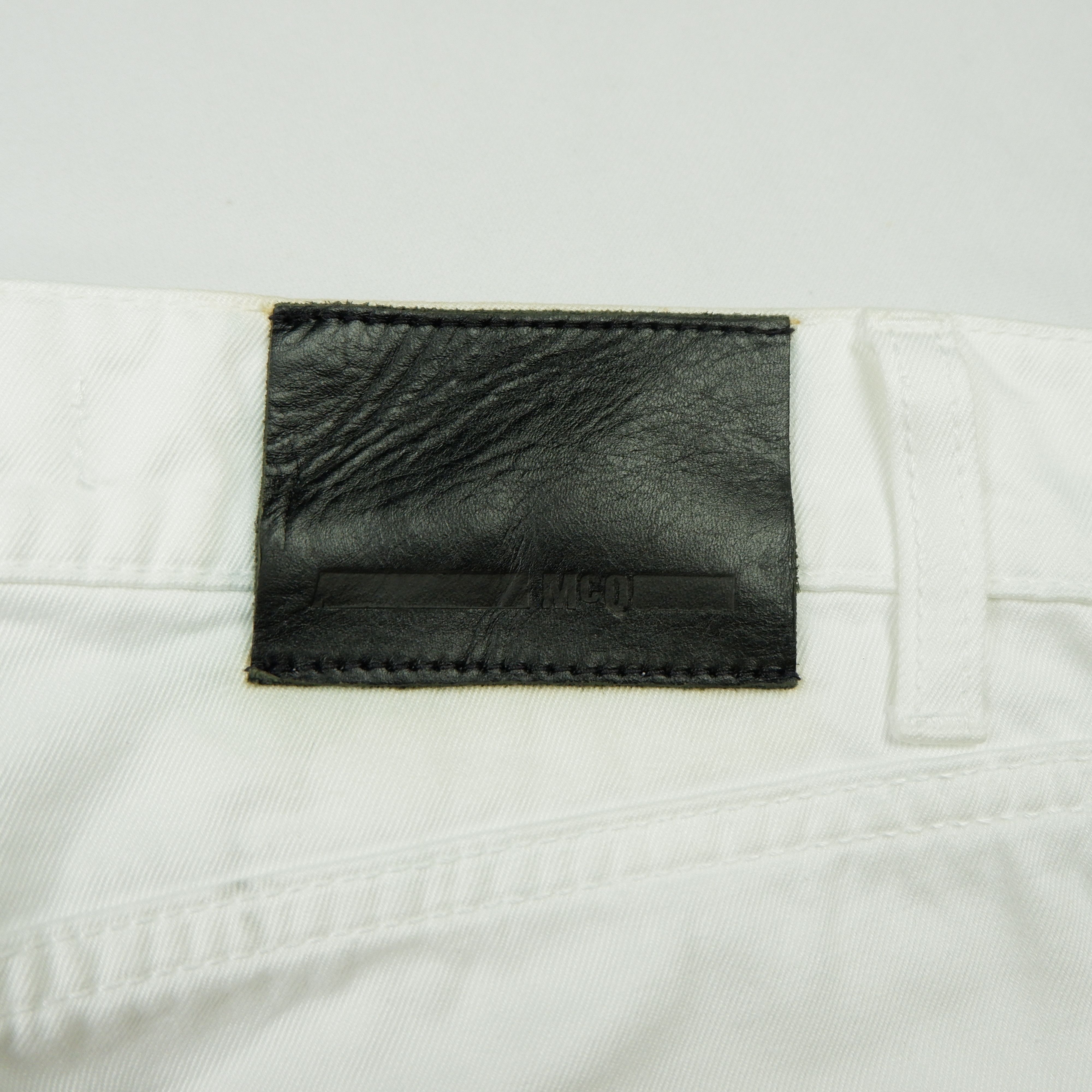 Alexander McQueen Alexander McQueen Ripped White Jeans Size US 26 / EU 42 - 4 Thumbnail