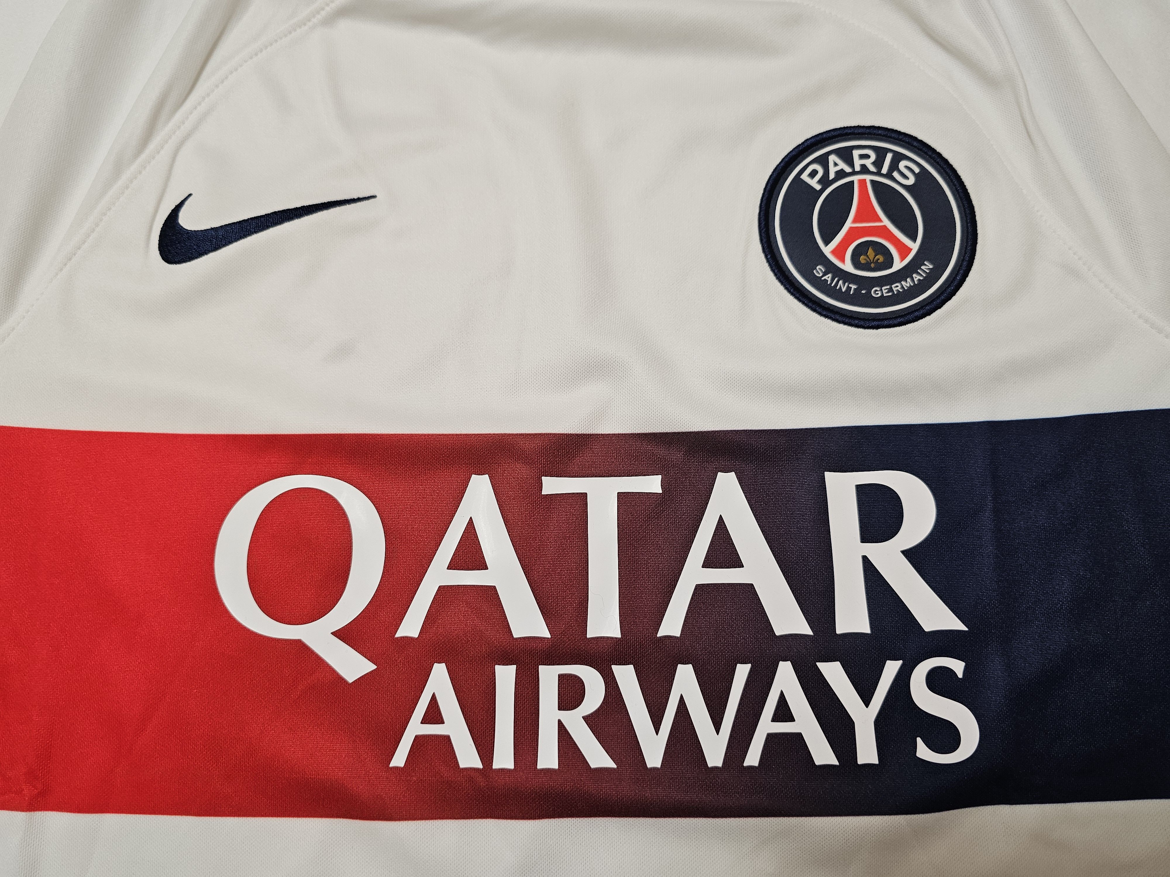 Nike PSG PARIS SAINT-GERMAIN 2024 MBAPPE FOOTBALL SOCCER JERSEY Size US S / EU 44-46 / 1 - 3 Thumbnail