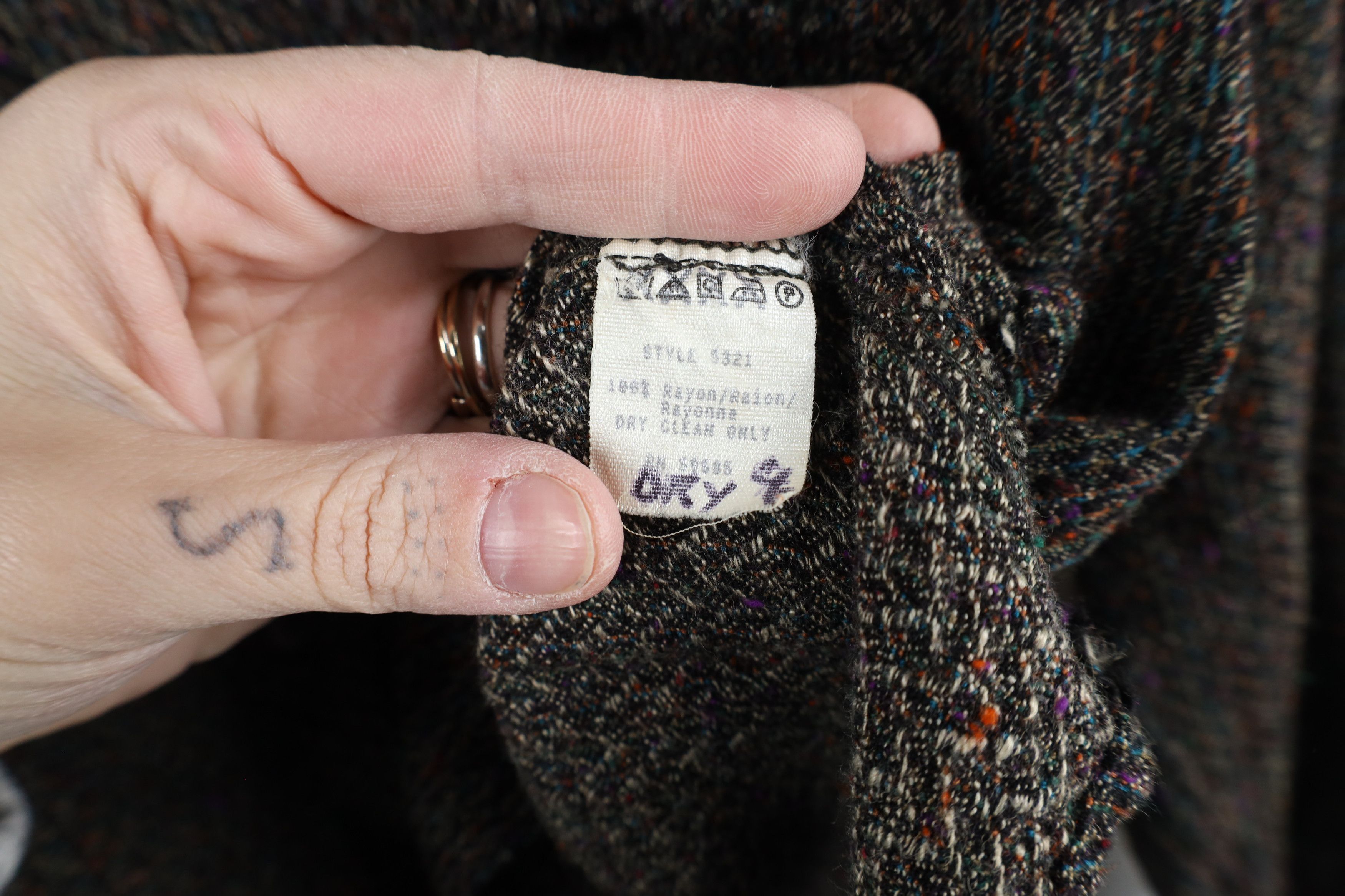 Vintage Vintage 70s Streetwear Rainbow Collared Button Shirt USA Size US M / EU 48-50 / 2 - 7 Thumbnail