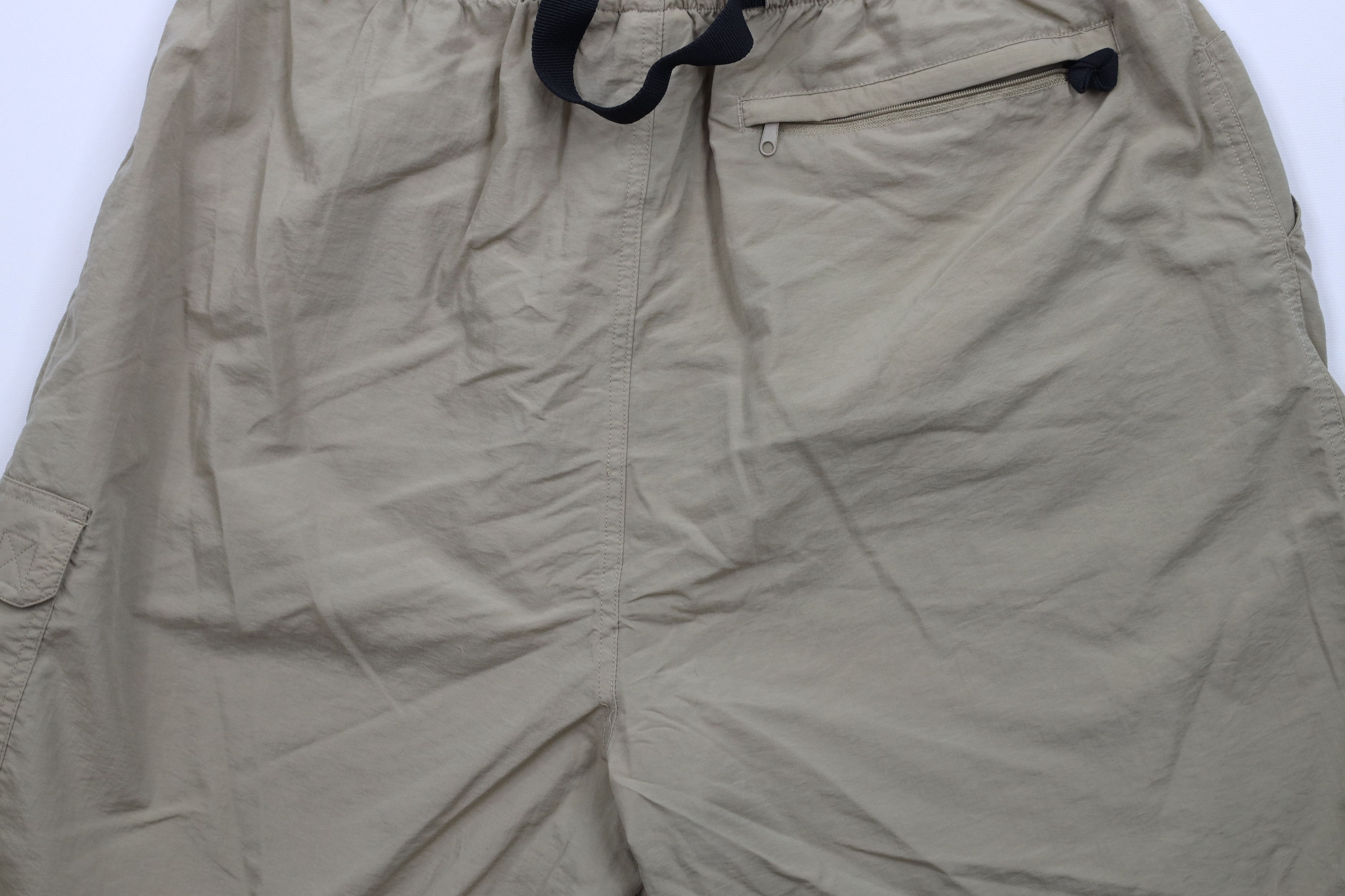 Universal Studios × Vintage Vintage 90s Universal Studios Cargo Shorts Beige Nylon Size US 38 / EU 54 - 9 Thumbnail