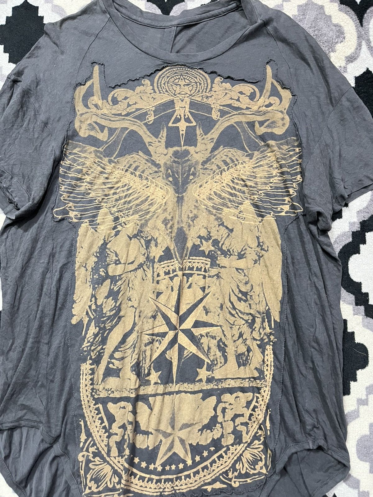 Le Grande Bleu (L.G.B.) 2000s system big print vkei tshirt Size US M / EU 48-50 / 2 - 2 Thumbnail