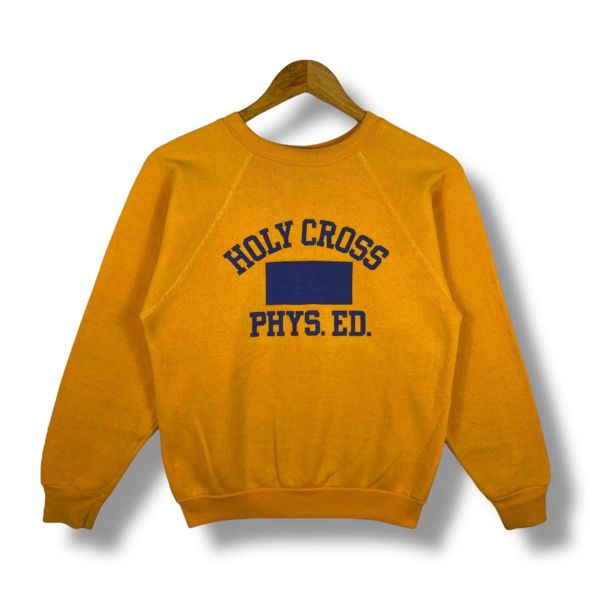 Tultex × Vintage Vintage 90's TULTEX Holy Cross Phys Ed Logo Crewneck Size US S / EU 44-46 / 1 - 1 Thumbnail