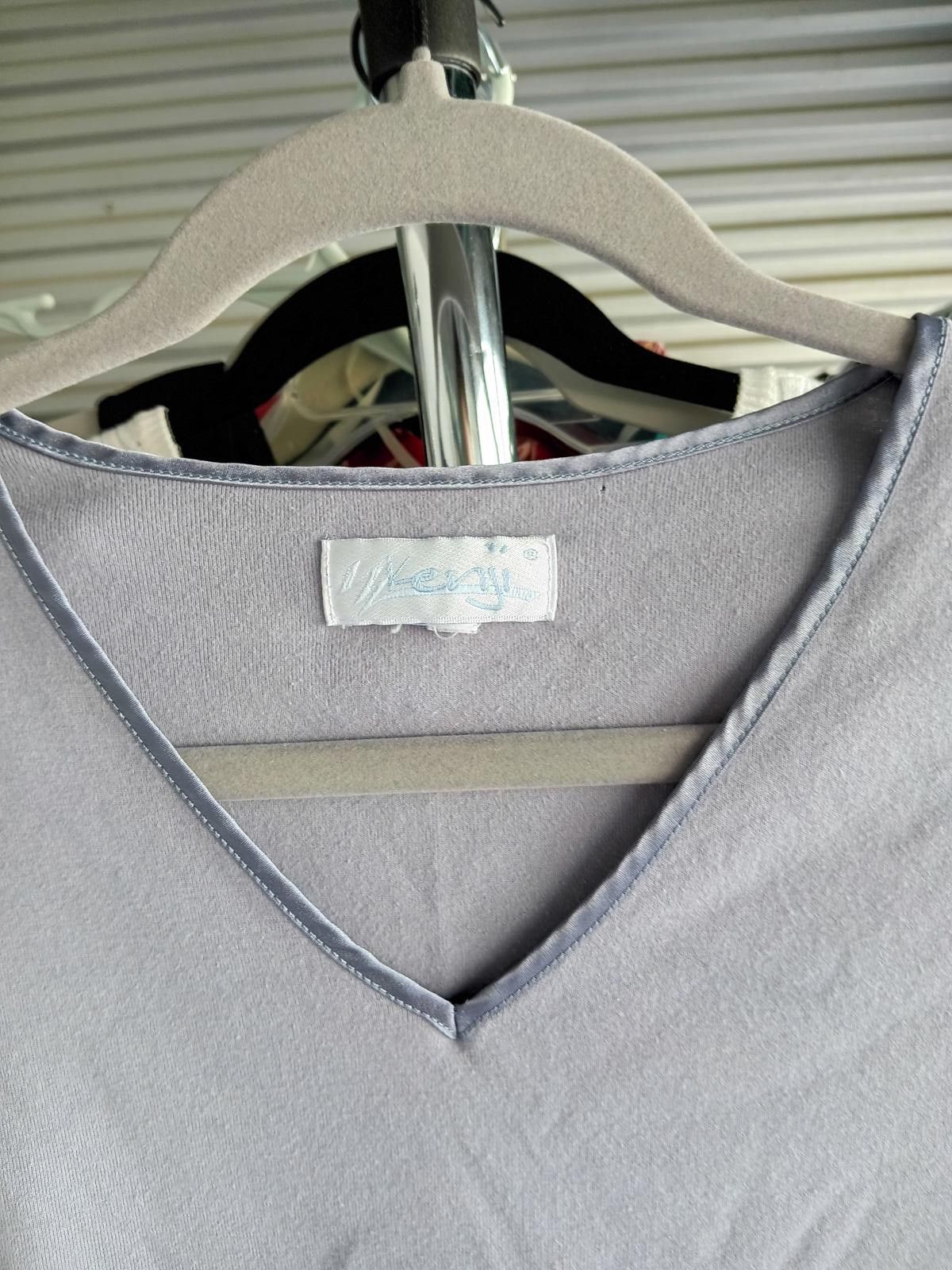 Designer Chic Cropped V-Neck Long Sleeve Top Size M / US 6-8 / IT 42-44 - 3 Thumbnail