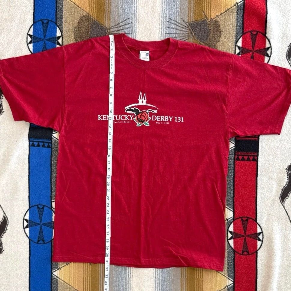 Gildan VINTAGE Kentucky Derby Churchill Downs 2005 T-Shirt XL Red Gildan Men Racing Horses Y2K Size US XL / EU 56 / 4 - 5 Thumbnail