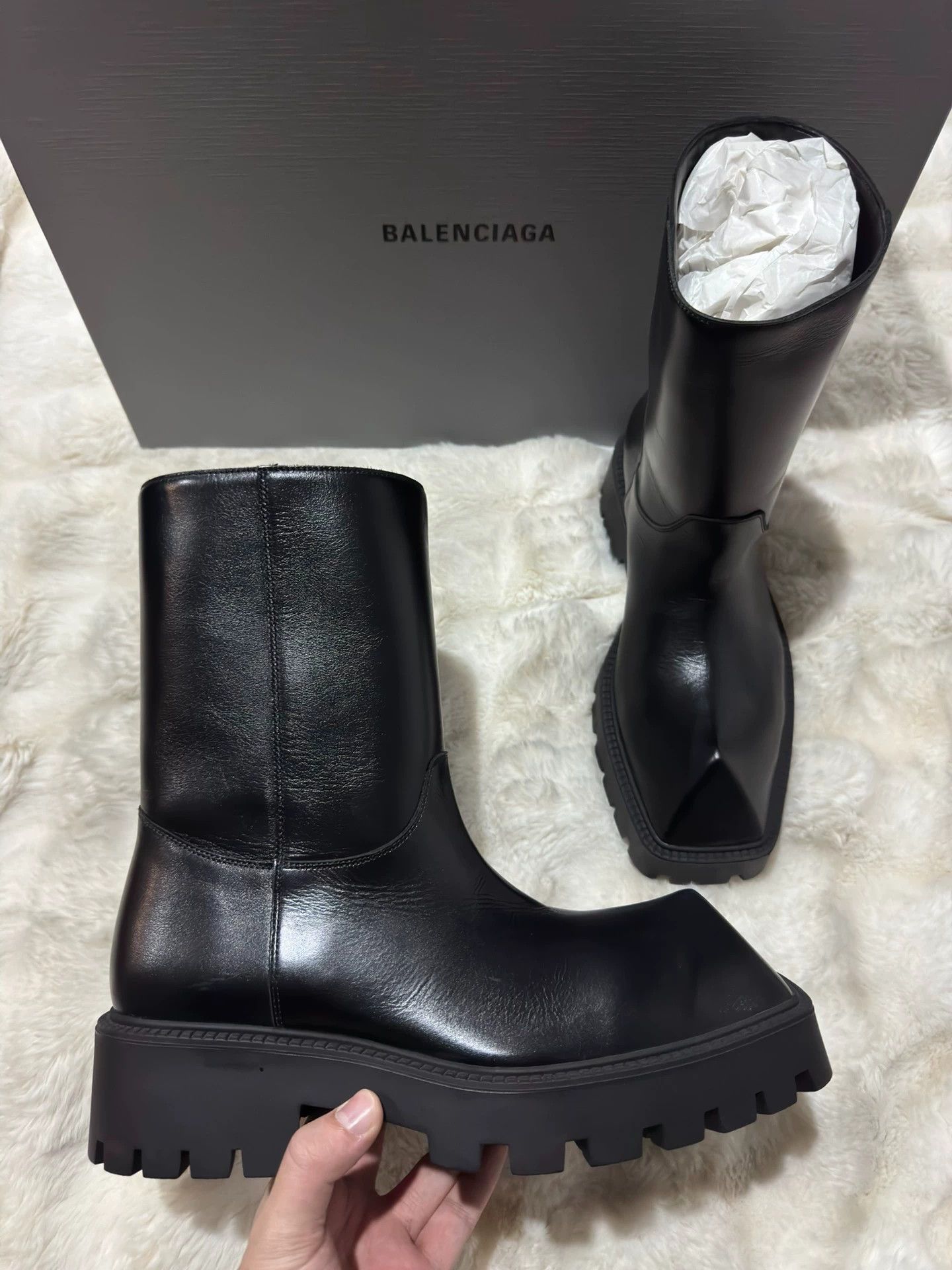 Balenciaga Brand new Balenciaga Rhino Derby boots Size US 8 / EU 41 - 4 Thumbnail