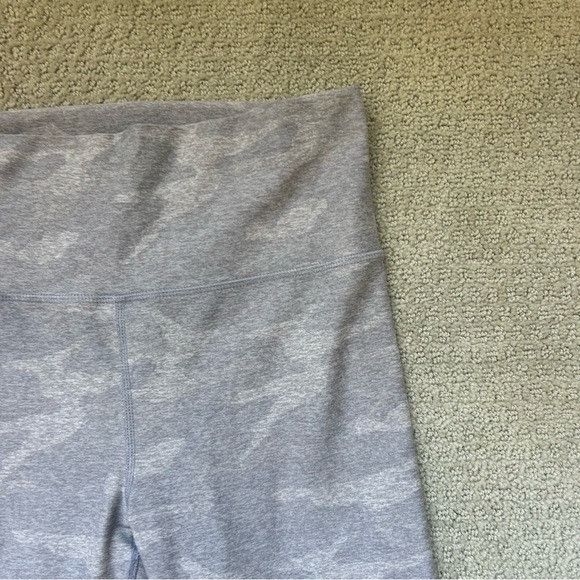 Vuori Vuori Clean Elevation Leggings Pale Heather Camo Women's Med Size 28" / US 6 / IT 42 - 9 Thumbnail