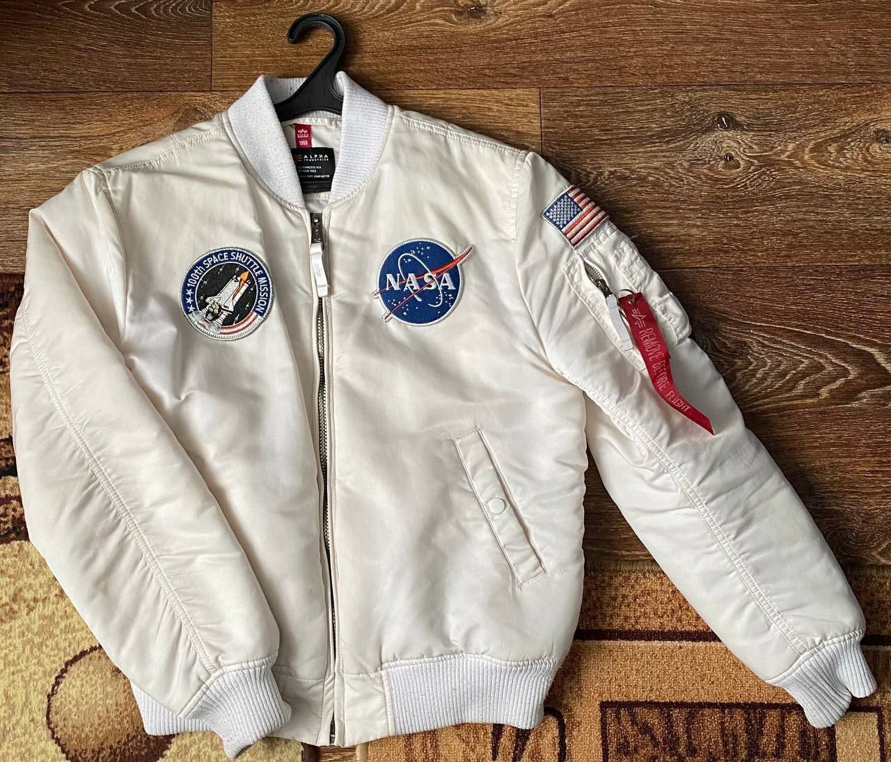 Alpha Industries × Vintage white bomber alpha industries Size US M / EU 48-50 / 2 - 1 Thumbnail