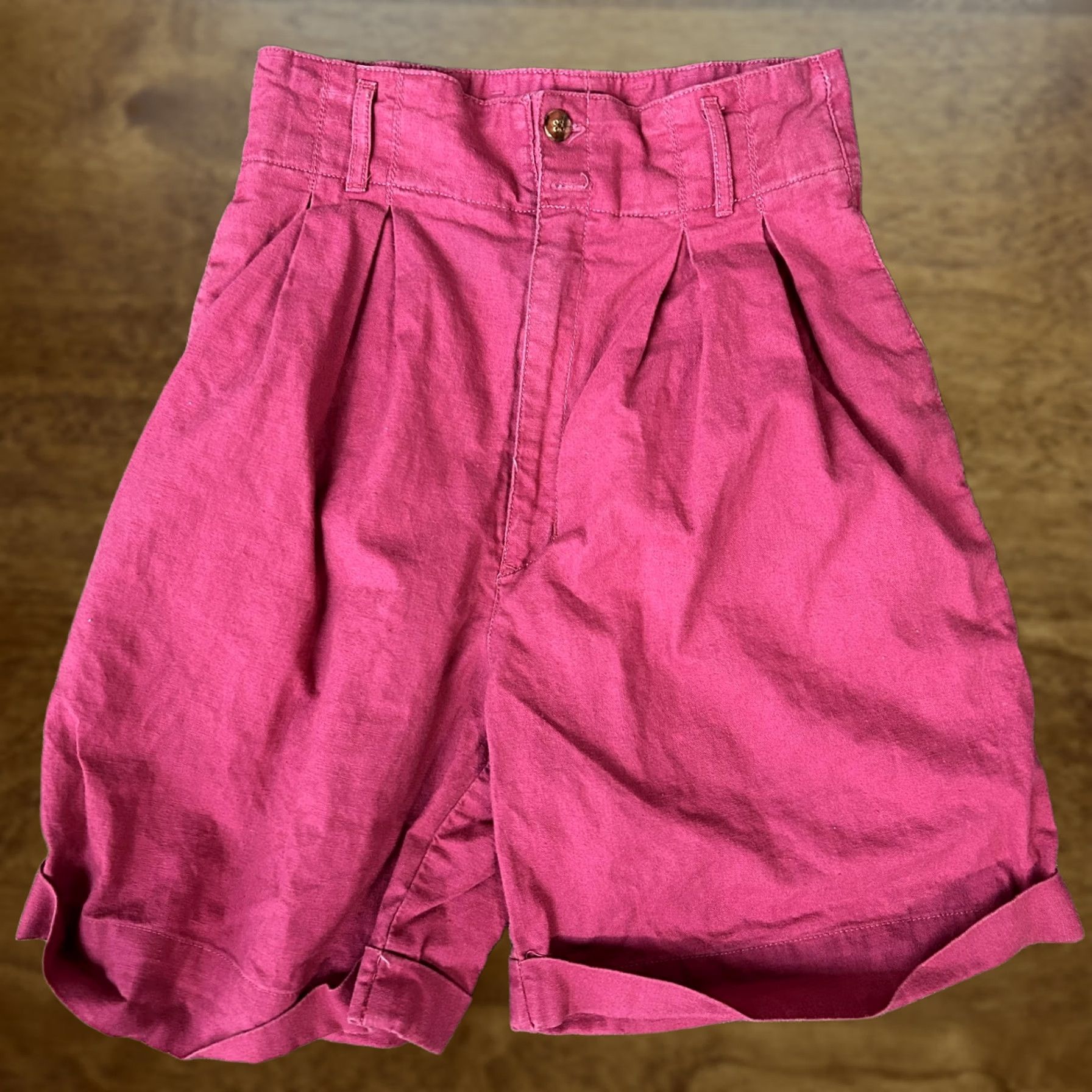 Vintage Tropicana Juniors Bermuda Shorts 3/4 Pink Linen Cotton Pleated High Waist Cuffed Front Zip Tie Belt Loops Slant Pockets Womens Size 26" / US 2 / IT 38 - 1 Thumbnail