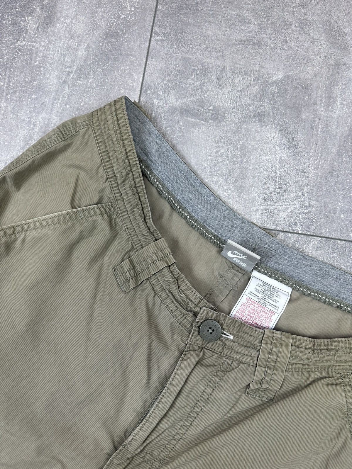 Nike Nike Vintage Cargo Shorts Y2K Size US 33 - 4 Thumbnail