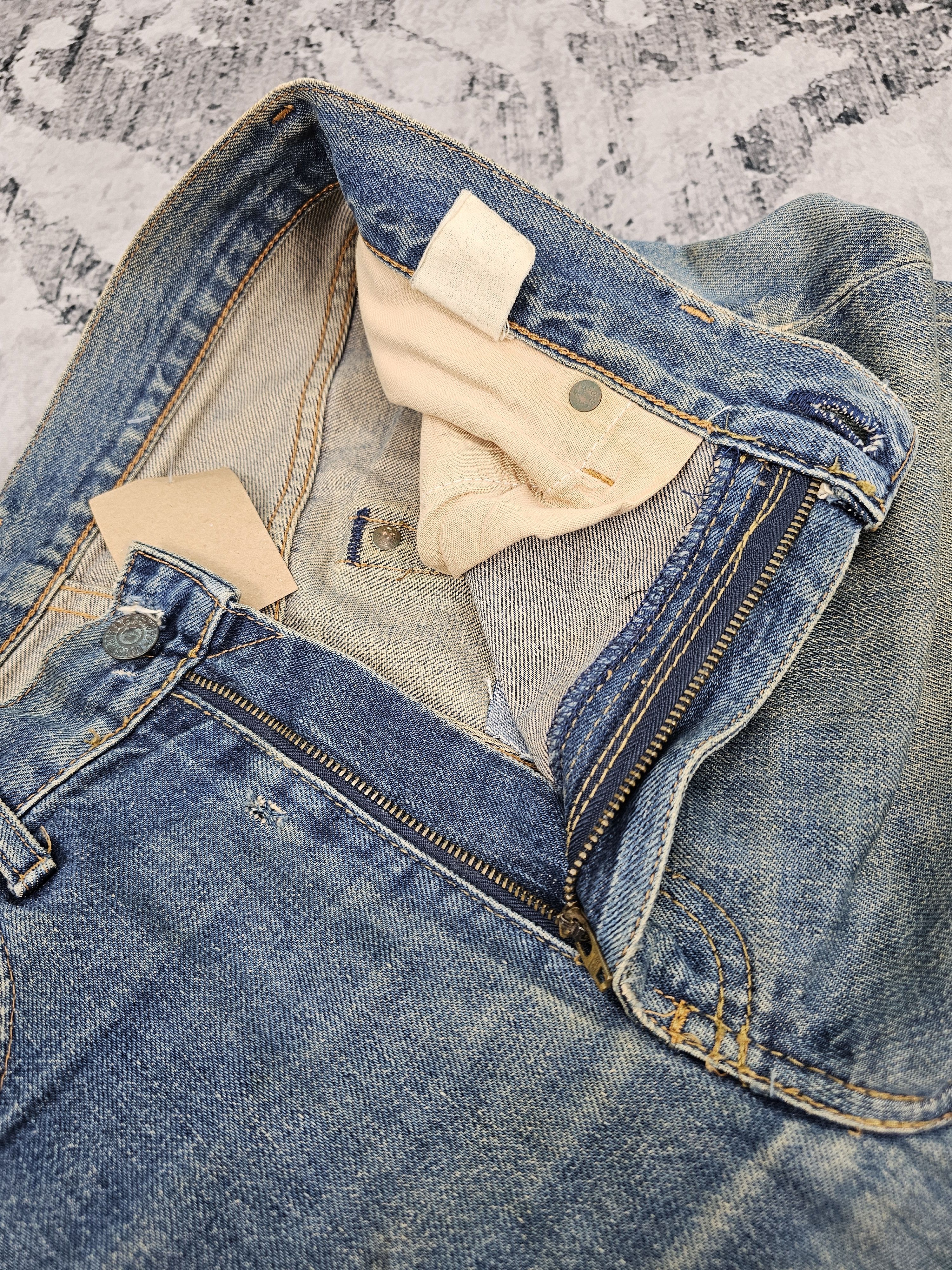 Levi's Vtg LEVIS 551 Z Ripped Selvedge Redline Big E Jeans L0452 Size US 30 / EU 46 - 16 Thumbnail
