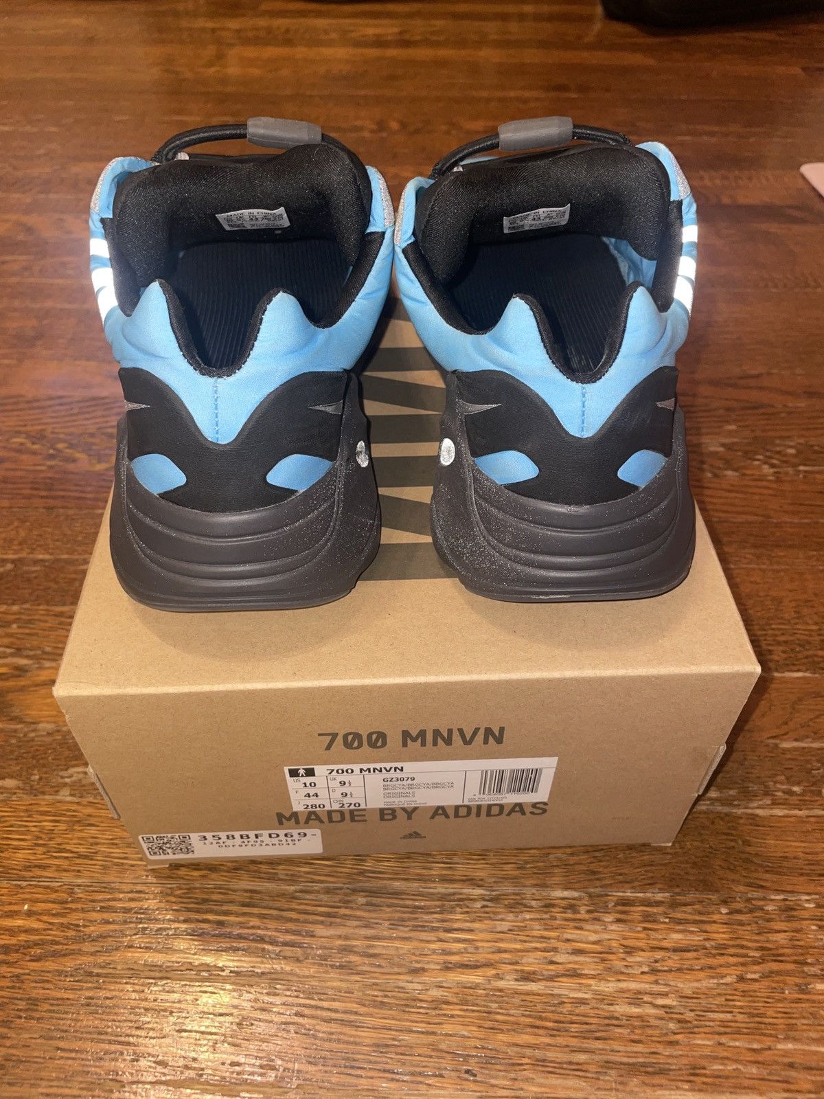 Adidas × Yeezy YEEZY 700 MNVN Size US 10 / EU 43 - 5 Thumbnail
