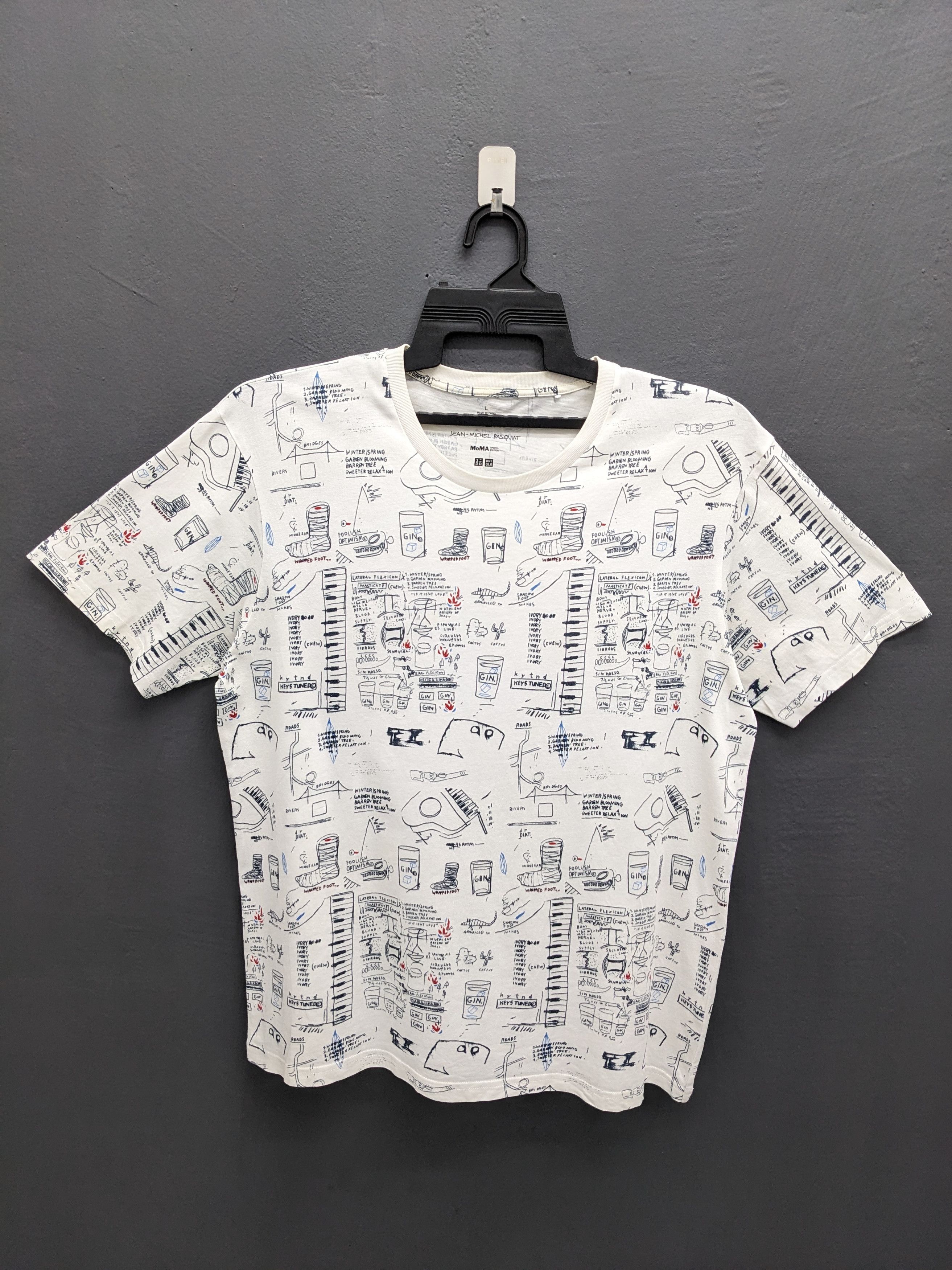 Jean-Michel Basquiat Japanese Brand uniqlo X Jean Michel Basquiat X Moma Tshirt Size US L / EU 52-54 / 3 - 2 Thumbnail