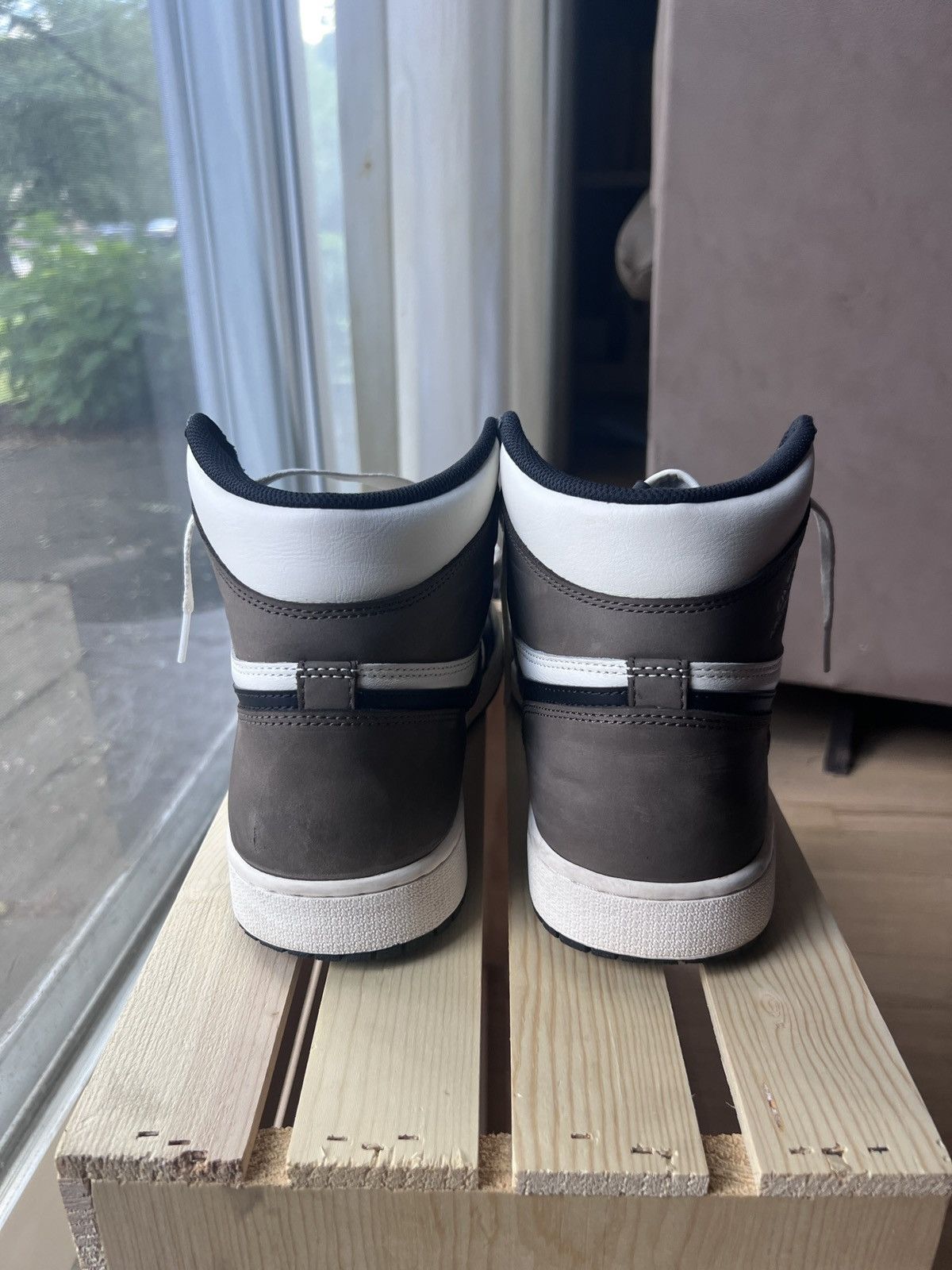 Jordan Brand Jordan 1 Mocha Size US 12.5 / EU 45-46 - 4 Thumbnail