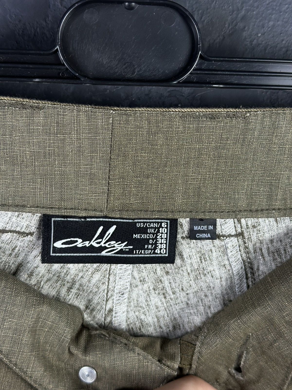 Oakley × Vintage Vintage Oakley Cargo Pants Women’s Size 28" / US 6 / IT 42 - 8 Thumbnail