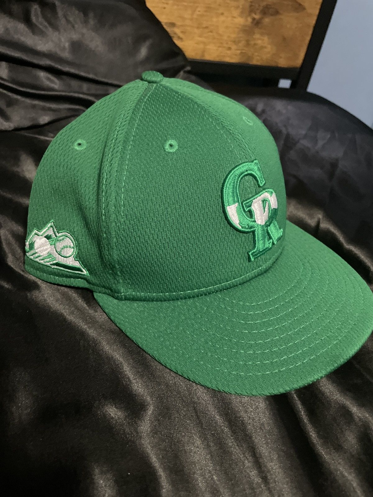 New Balance × New Era New Era Colorado Rockies St. Patrick's Day Size 32 - 1 Thumbnail