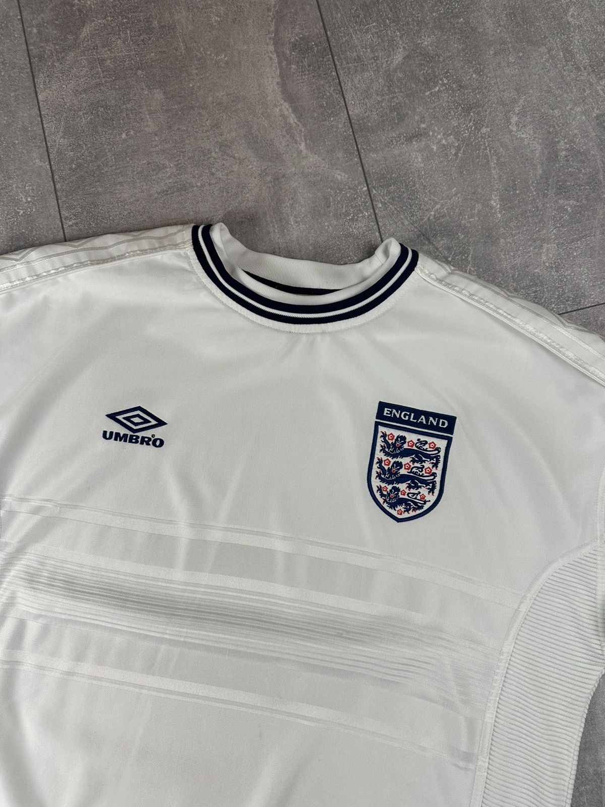 Umbro Umbro England Home 1999/01 Soccer Football Jersey Size US XL / EU 56 / 4 - 3 Thumbnail