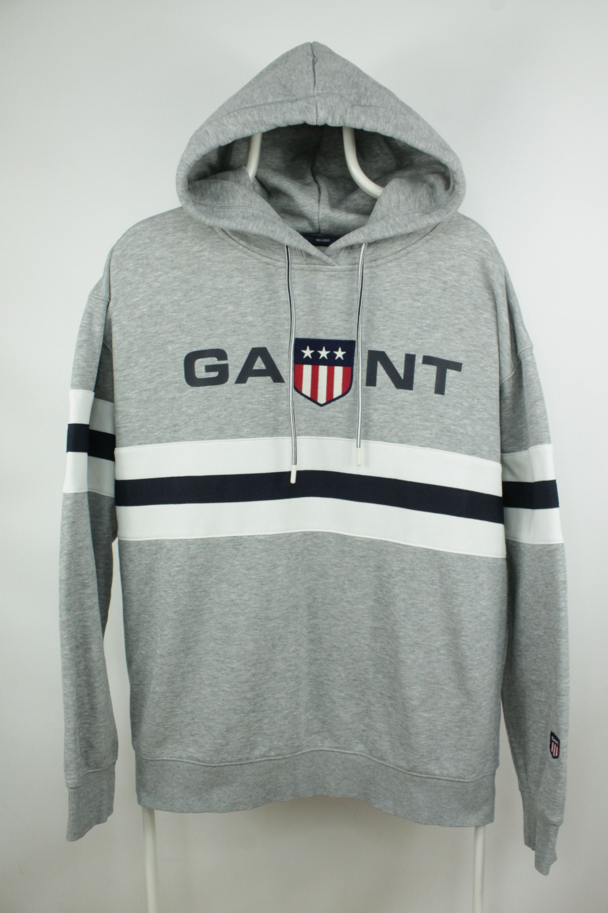 Gant Gant Retro Shield Relaxed Hoodie Men's Size US L / EU 52-54 / 3 - 1 Thumbnail