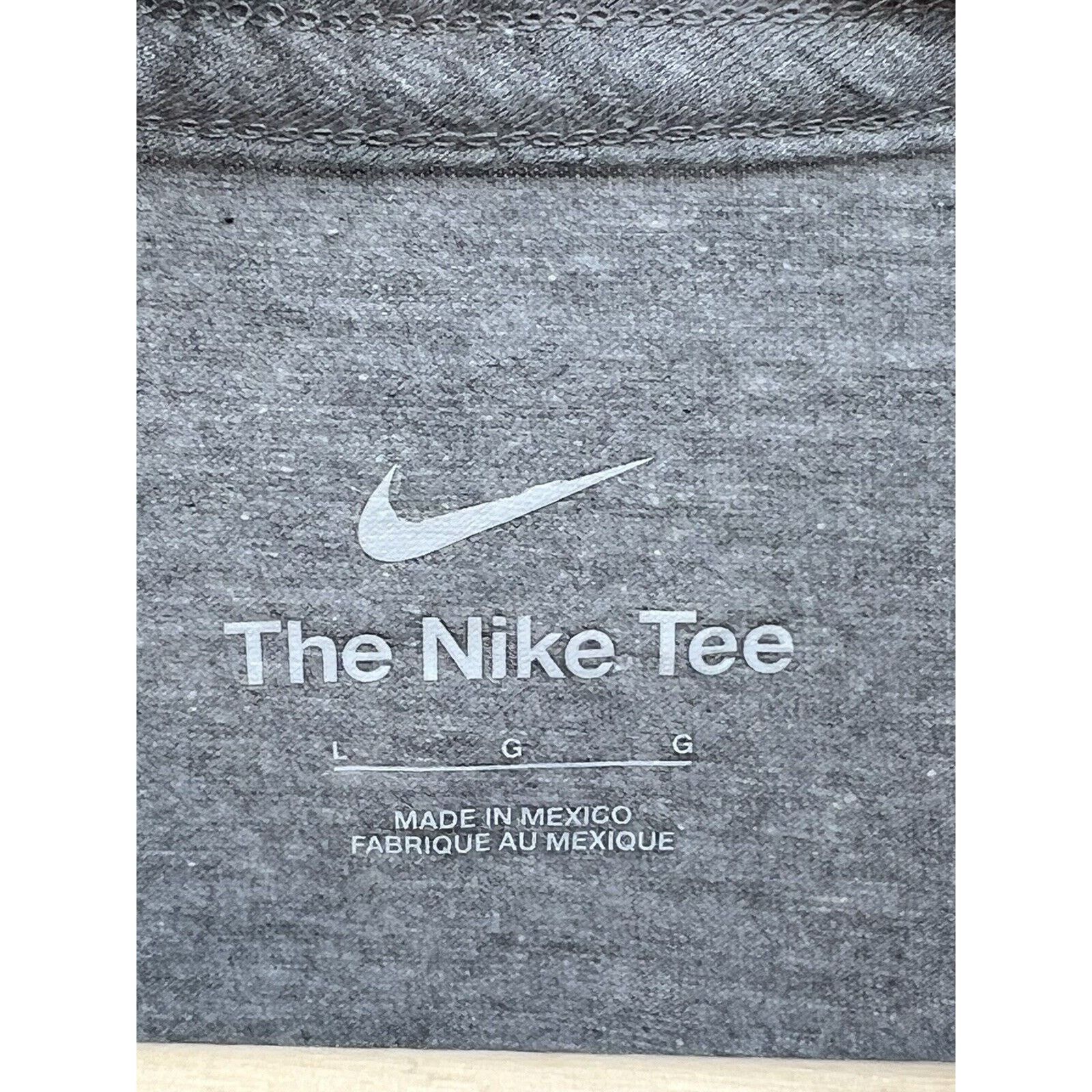 Nike Nike Oregon Fast Break College Gray T-Shirt Large FN6405-063 Size US L / EU 52-54 / 3 - 3 Thumbnail