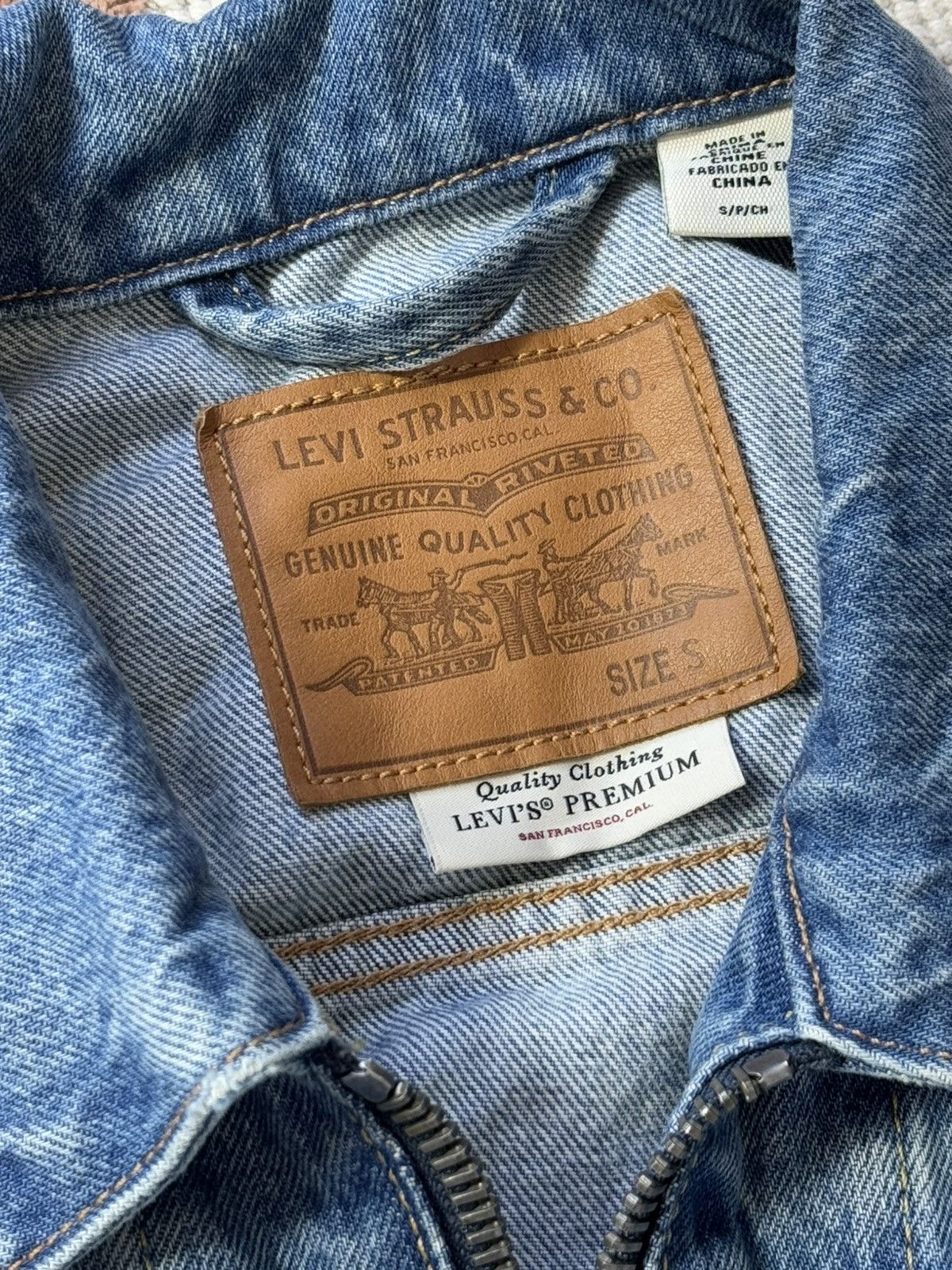 Levi's × Vintage VINTAGE LEVI’S PREMIUM 2000s ZIP UP DENIM JACKET Size S / US 4 / IT 40 - 6 Thumbnail