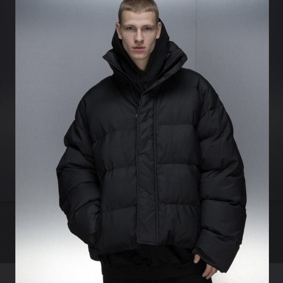 Balenciaga Balenciaga C Shape Embroidered BB Logo Puffer Jacket Size L / US 10 / IT 46 - 23 Thumbnail