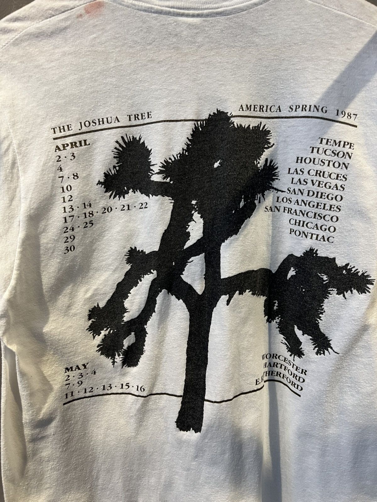 Band Tees × Vintage Vintage 80’s U2 The Joshua Tree Tour 1987 Tee Size US M / EU 48-50 / 2 - 5 Thumbnail