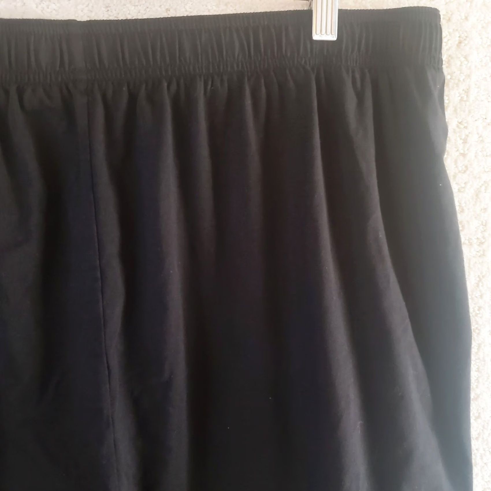 Athletic Works Athletic Works Shorts Men’s 2XL Black Athletic Gym Elastic Waist Drawstring Size US 39 - 7 Thumbnail