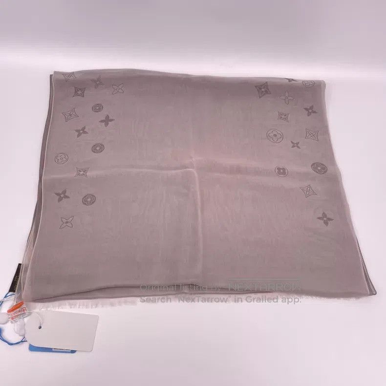 Louis Vuitton Louis Vuitton Grey Silk Scarf Size ONE SIZE - 5 Thumbnail