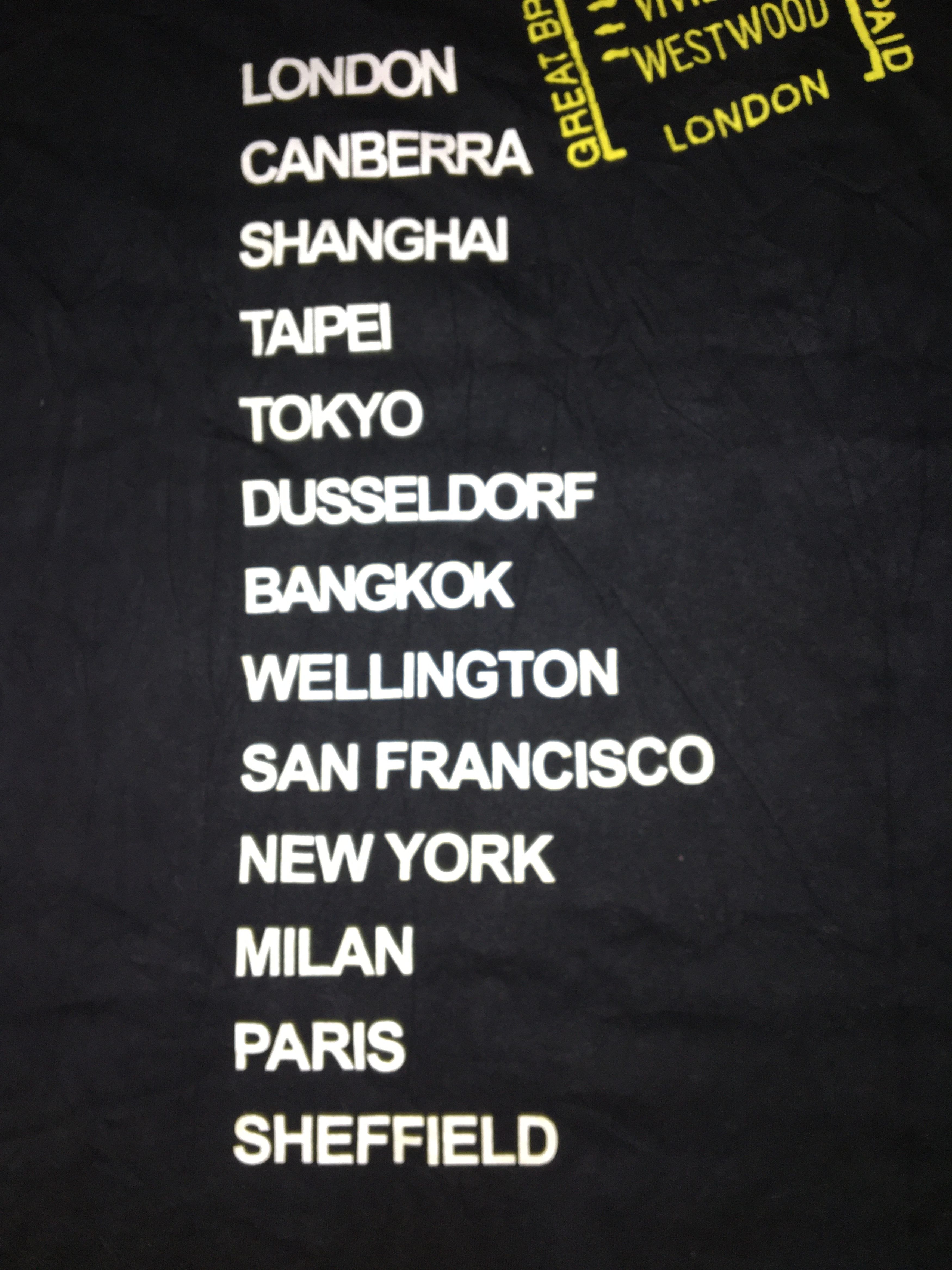 Japanese Brand Vivienne Westwood World Tour Shirt Size US M / EU 48-50 / 2 - 7 Thumbnail