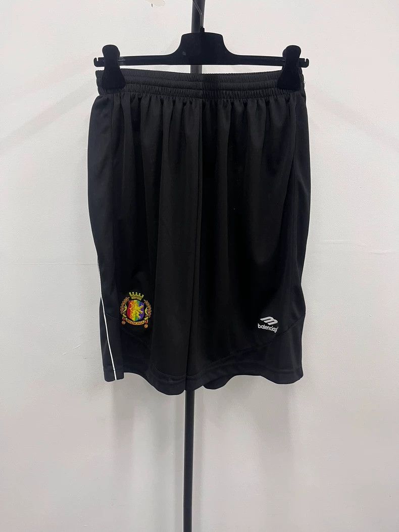 Balenciaga Balenciaga size XXS Manchester United Lion Logo Shorts Size US 27 - 1 Thumbnail