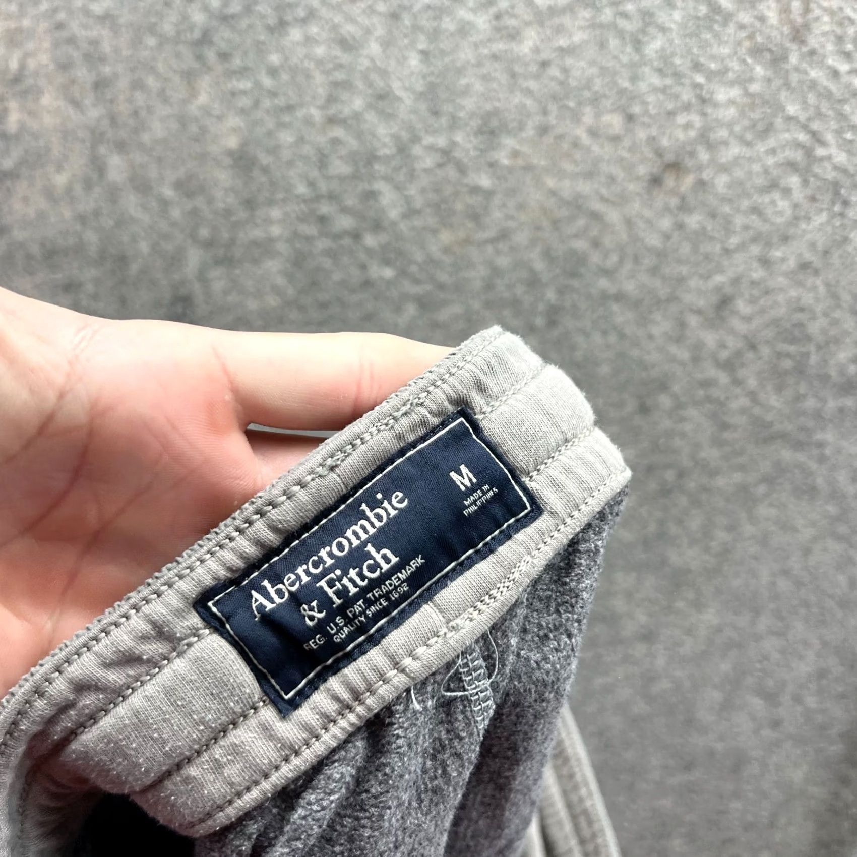 Abercrombie & Fitch Abercrombie & Fitch Sweatpants Women Medium Gray Bootcut Vtg Sweatpants, Regular Fit, 28in Inseam, Cotton, Fleece, 34in Waist, Gray, Ladies, 90s Style Size 32" / US 10 / IT 46 - 5 Thumbnail