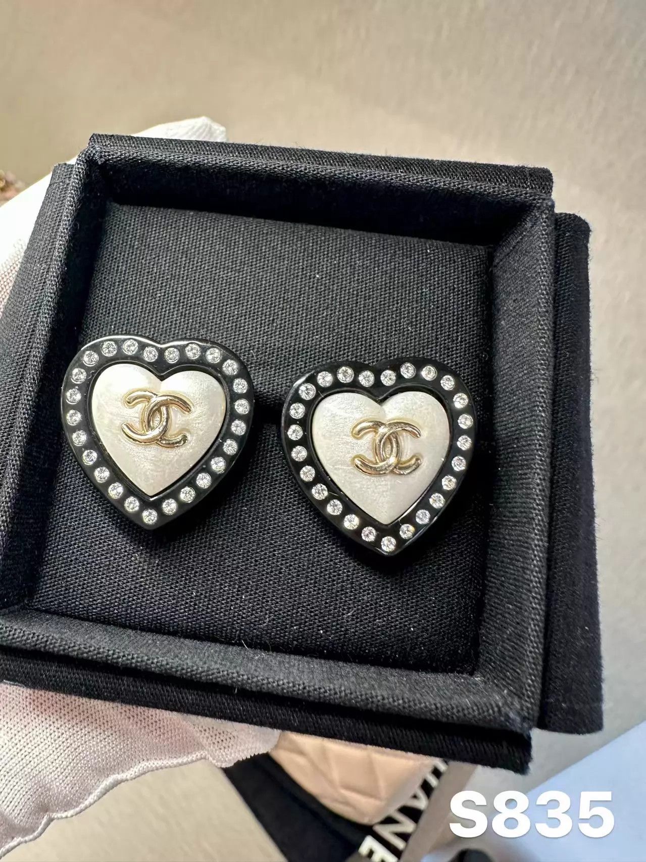 Chanel Chanel Acrylic Heart Earrings Like New S835 Size ONE SIZE - 4 Thumbnail