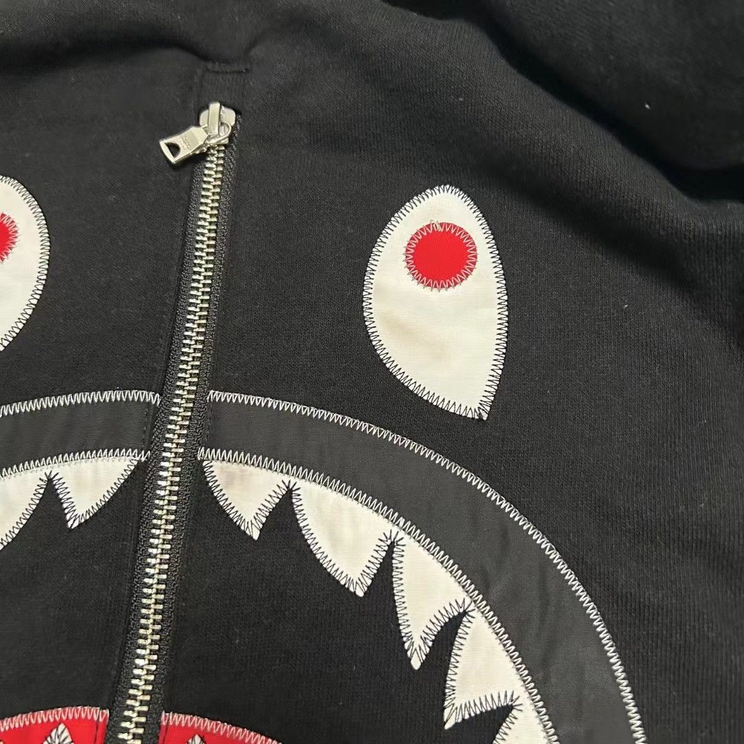 Bape SHARK APPLIQUE CREWNECK Size US M / EU 48-50 / 2 - 3 Thumbnail