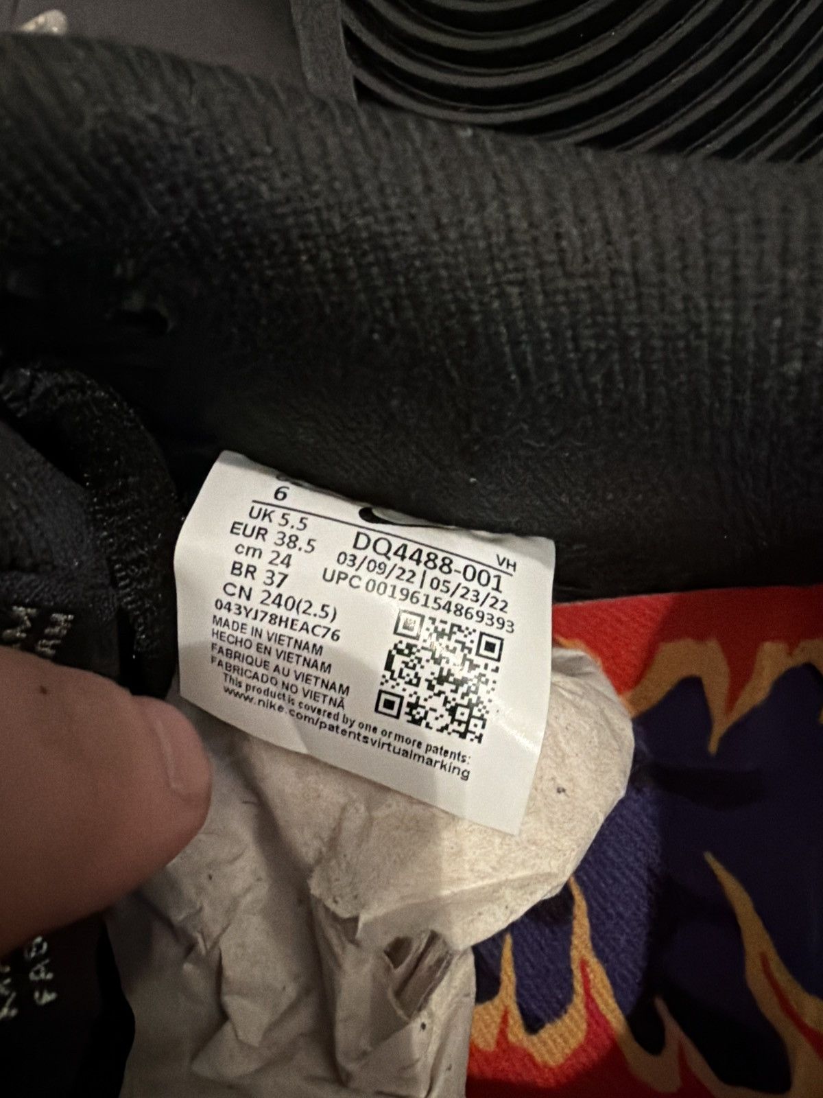 Nike Nike SB Dunk Low Pro QS Neck face Size US 6 / EU 39 - 6 Thumbnail