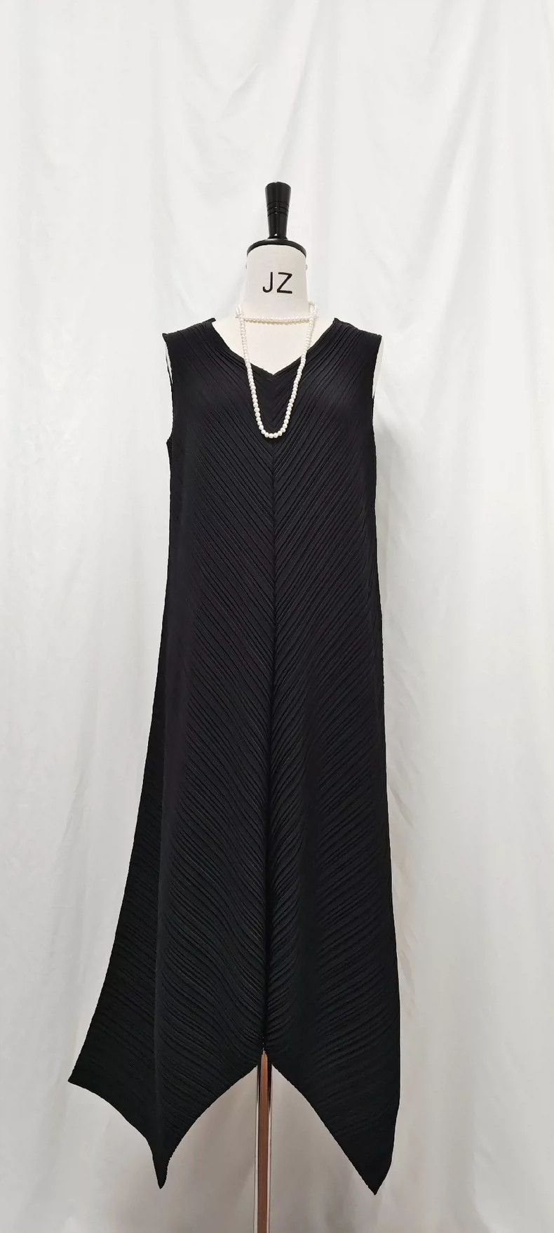 Issey Miyake Issey Miyake size:2 Black mainline irregular-shaped long d Size M / US 6-8 / IT 42-44 - 2 Thumbnail