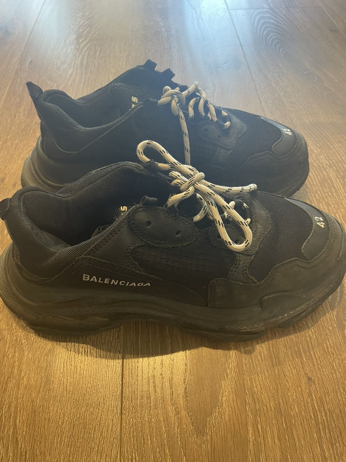 👟 Balenciaga Triple S Black – Size EU 42 / US 9